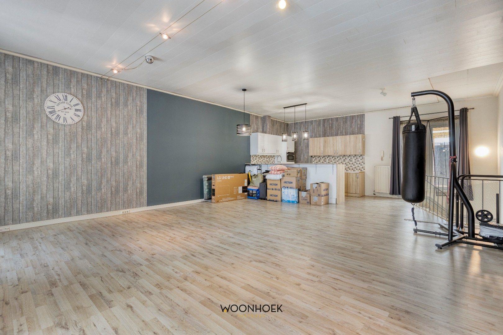 Centraal gelegen woning met 2 badkamers te Zele! foto 2