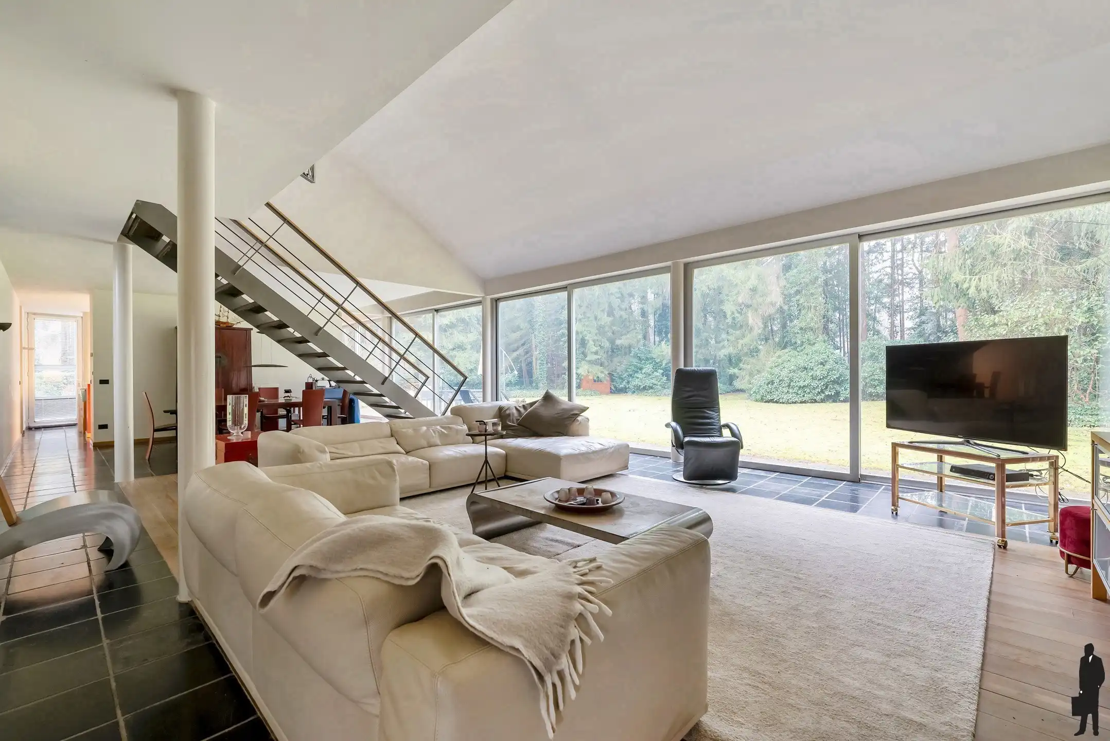 Moderne woning op perceel van ca. 3.500m² foto 8