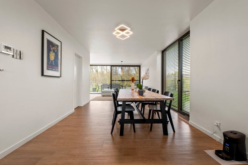 MODERNE HALFOPEN BEBOUWING MET INPANDIGE GARAGE EN RUIME TUIN IN SINT-TRUIDEN foto 6