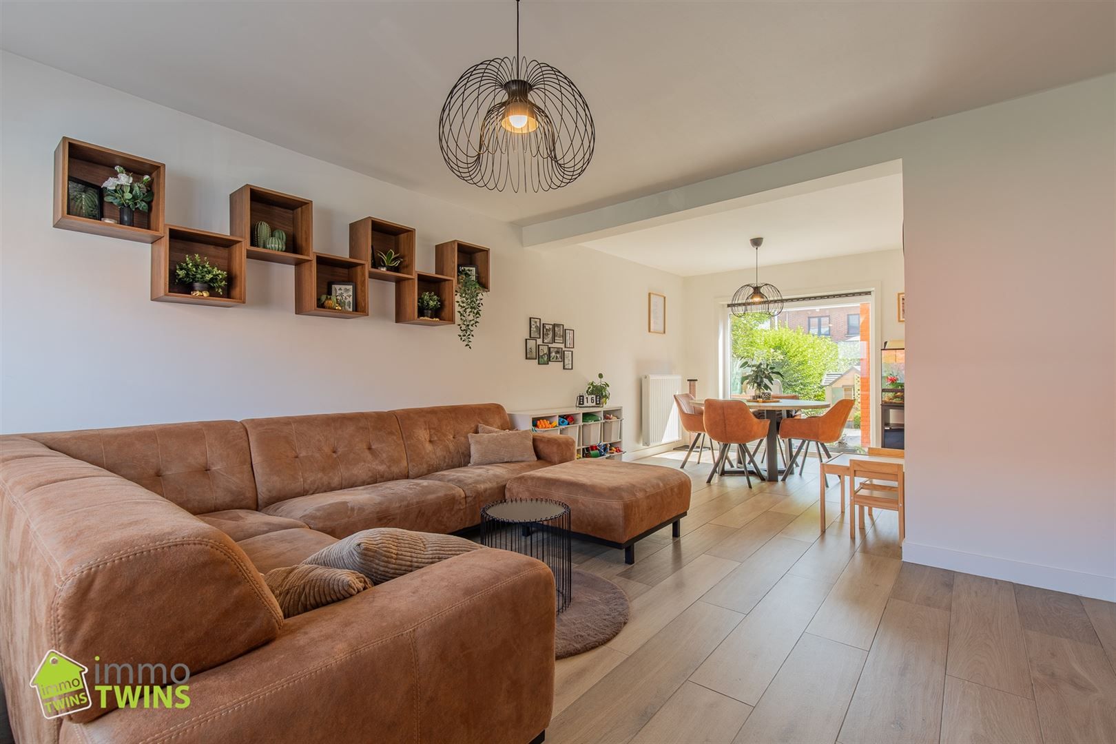 Instapklare gerenoveerde woning op wandelafstand van hartje Dendermonde foto 3