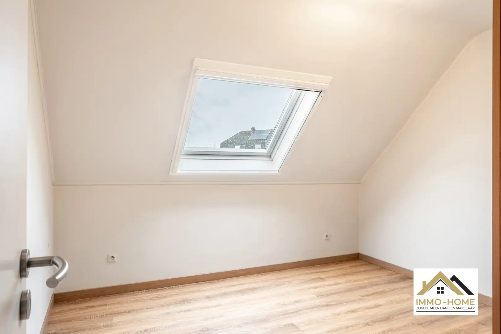 Prachtige HOB met zonnepanelen in een doodlopende straat! foto 27