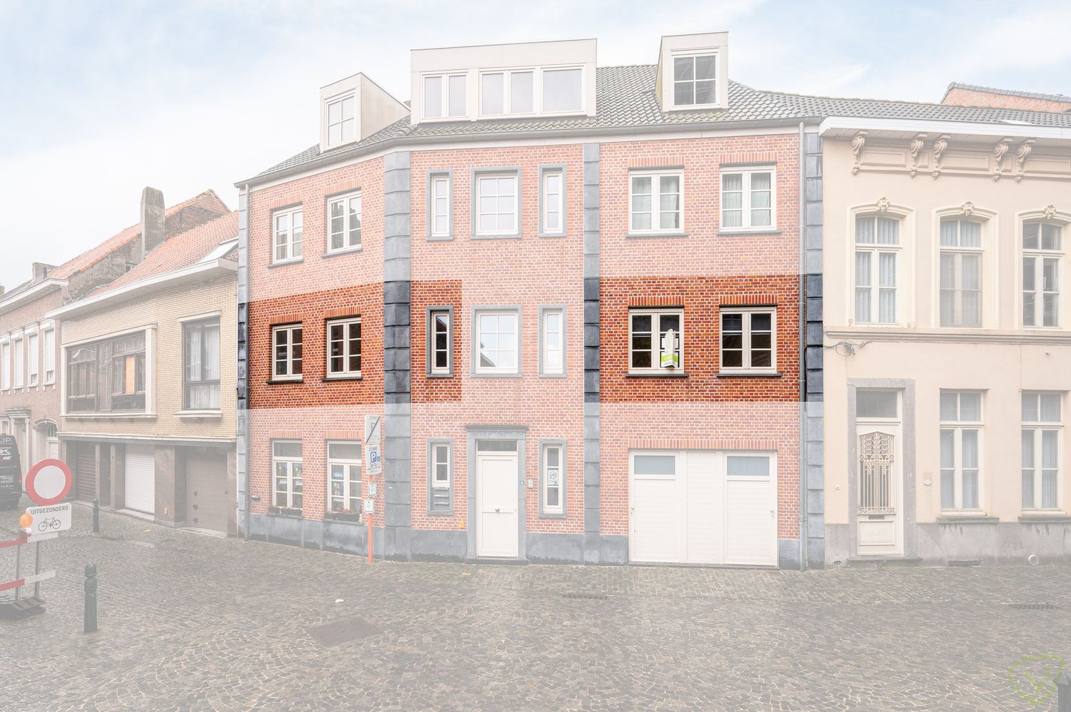Sfeervol appartement te huur in het hart van Eeklo foto 2