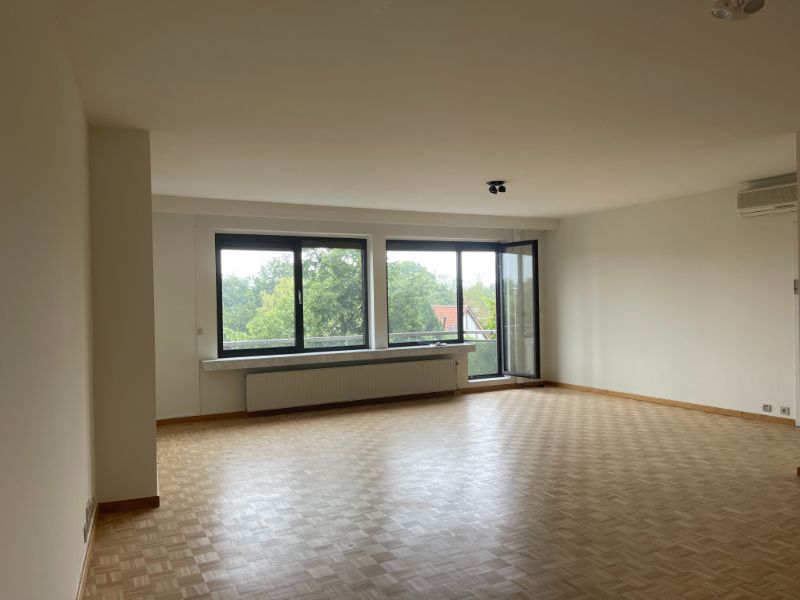 Zeer ruim appartement in centrum van Brasschaat foto 3