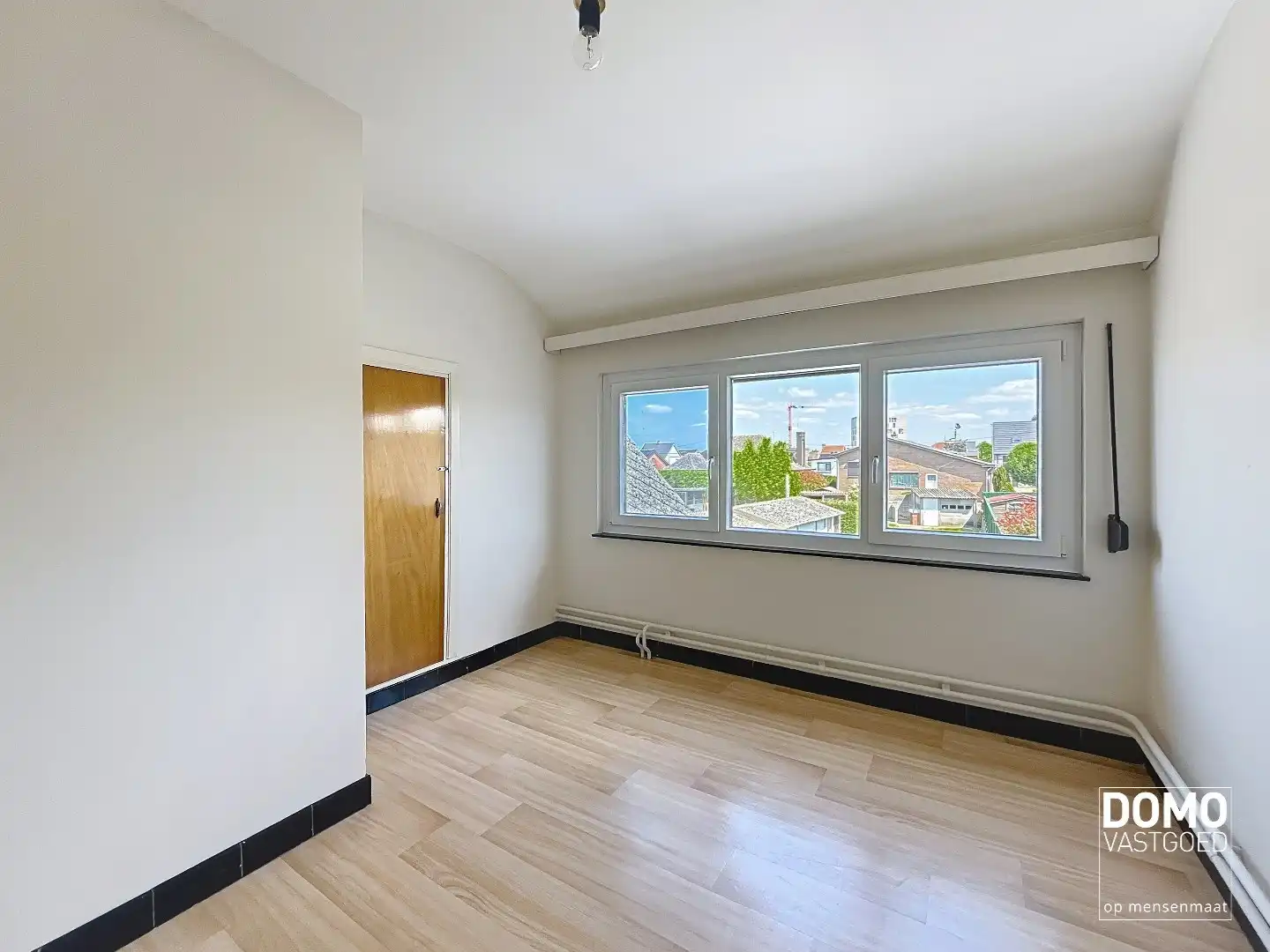 RUIME WONING MET TUIN, GARAGE & 3 SLAAPKAMERS RUSTIG GELEGEN LANGS HET KANAAL MET EPC C TE BERINGEN foto 18