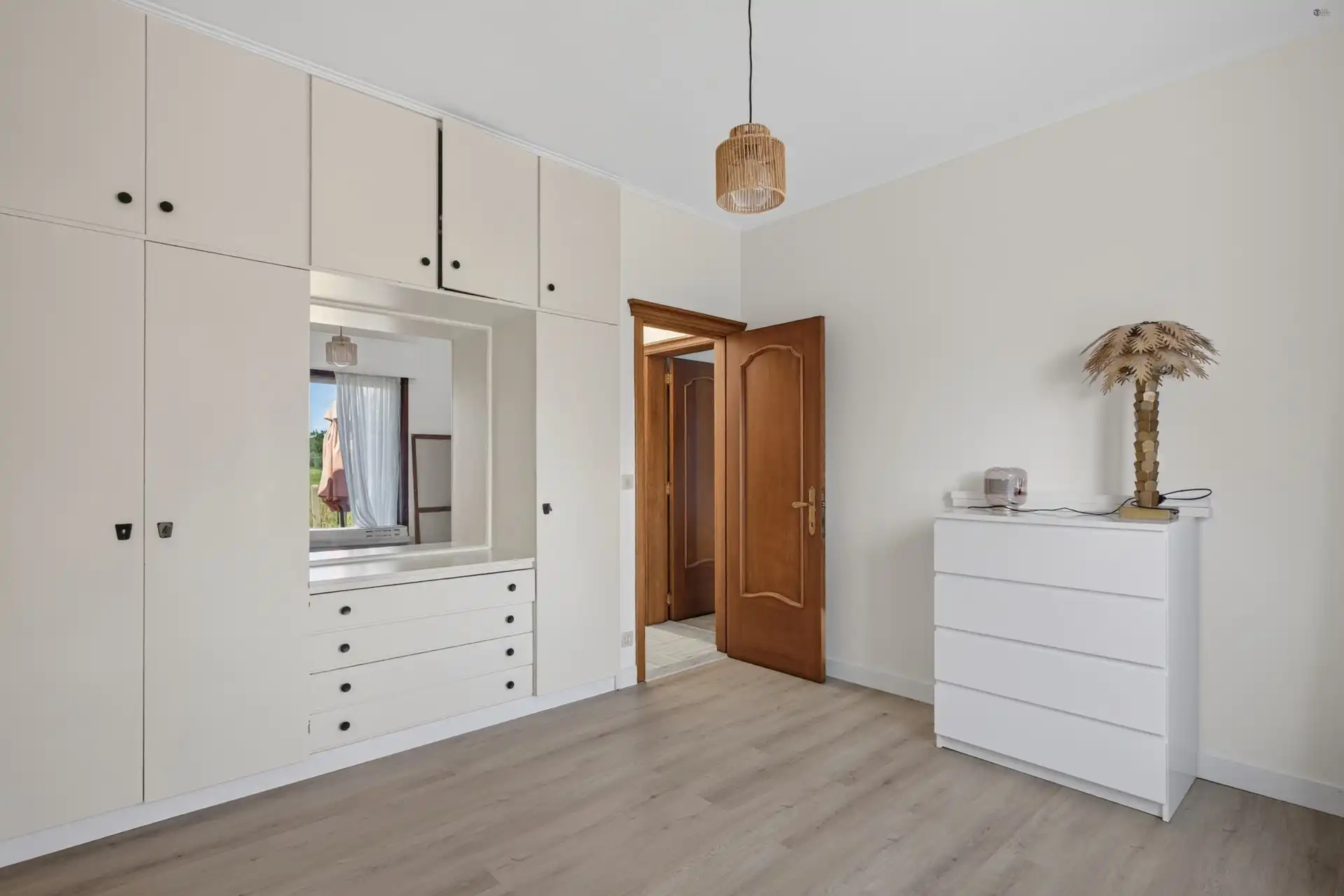 Gerenoveerde bungalow met top uitzicht foto 12