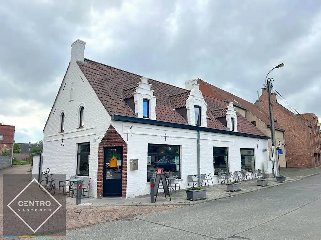 Instapklare HORECA-ZAAK met WOONST (3 slpkms) te huur in Oudenburg. Op hoekligging! foto 2
