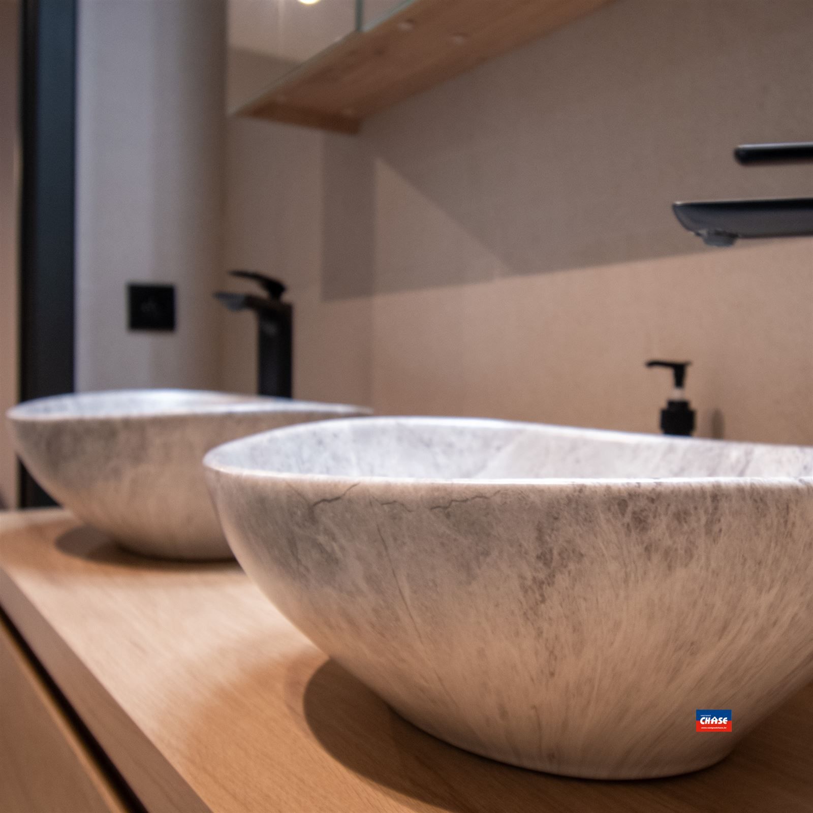 Modern appartement met 2 slpks, terras + garage foto 11