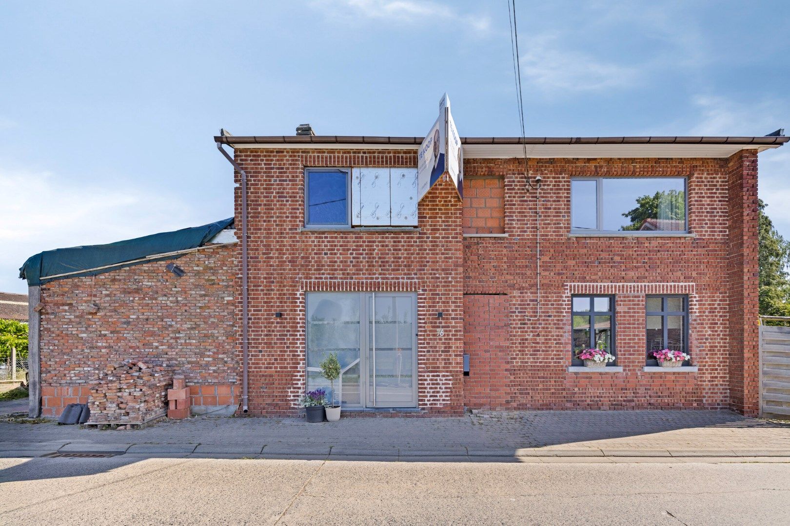  Goed gelegen open bebouwing met 4 slaapkamers en tuin in Kerkom - EPC 540 kWh/m² - bewoonbare oppervlakte 238  m²  foto 3