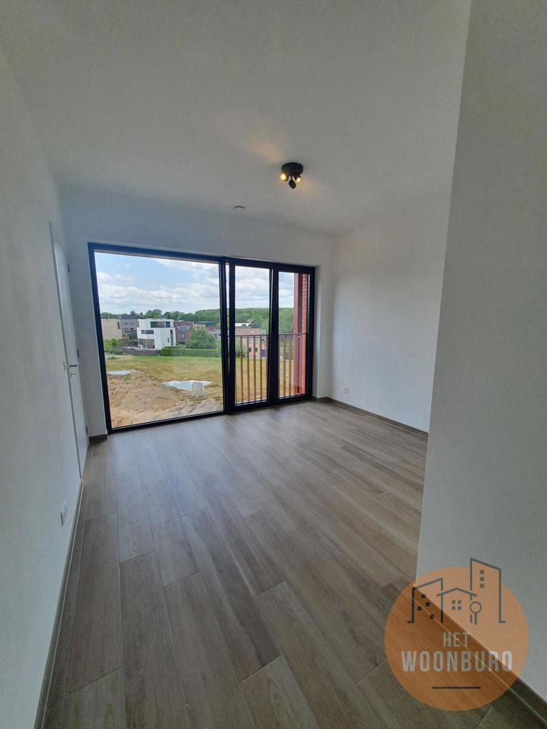 Nieuw appartement 2e verd. met terras en staanplaats foto 10
