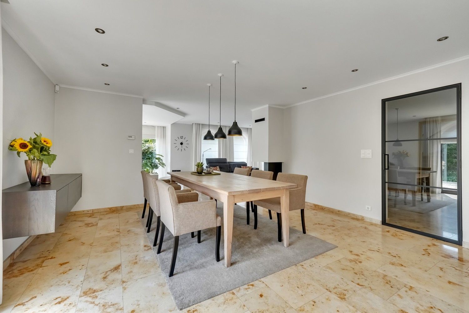 Uitstekend gelegen, gerenoveerde villa op 10a foto 7