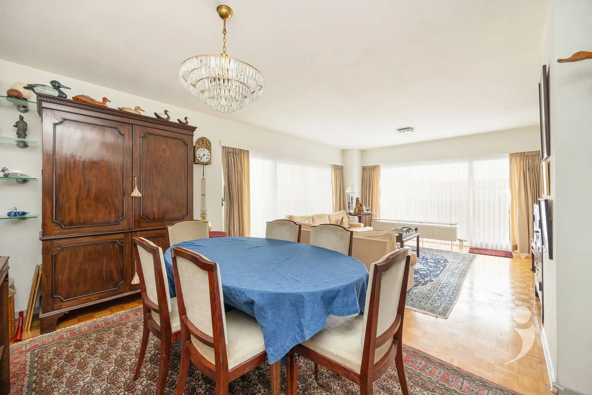 Ruim appartement met 3 slaapakamers en garagebox foto 2