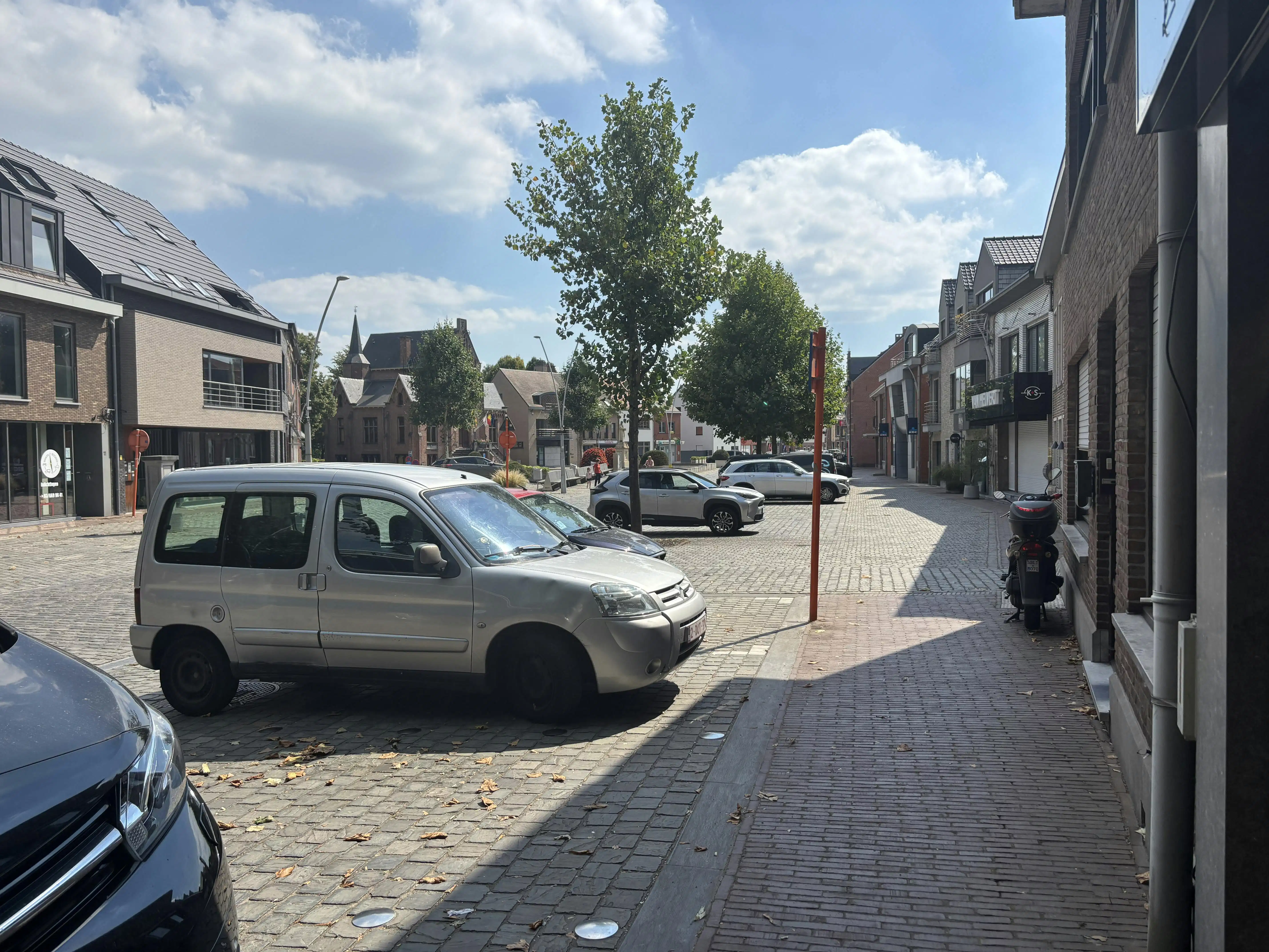Handelspand met woonst te koop in centrum Brecht! foto 8