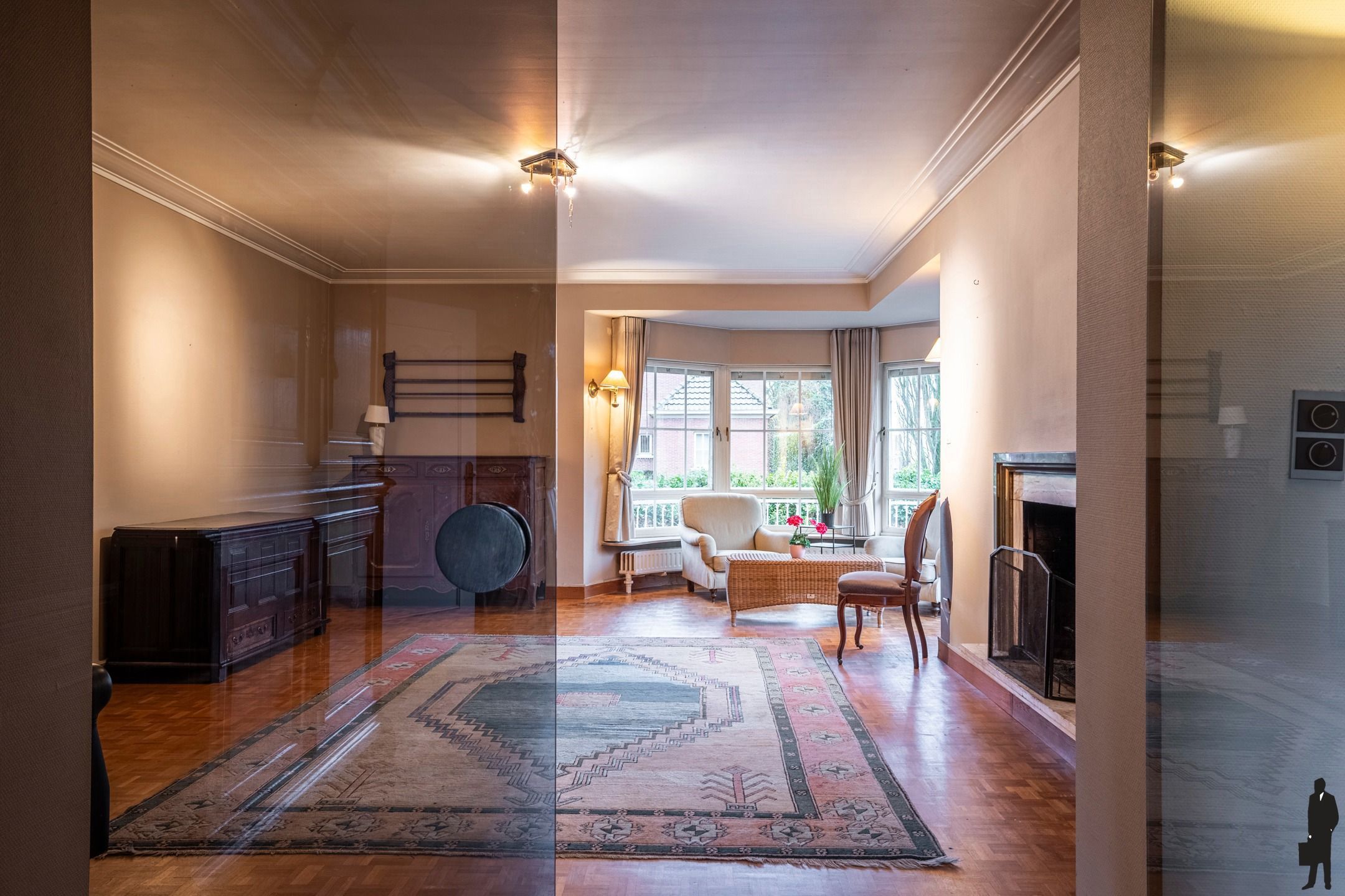 Statige en ruime gezinswoning met 5 slpks op 1.065m² foto 5