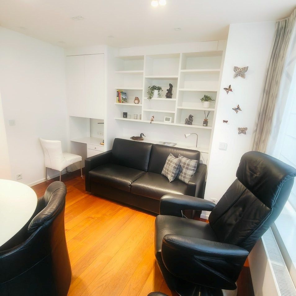 Instapklaar bemeubeld hoekappartement met 2 slaapkamers te koop in Oostende foto 7