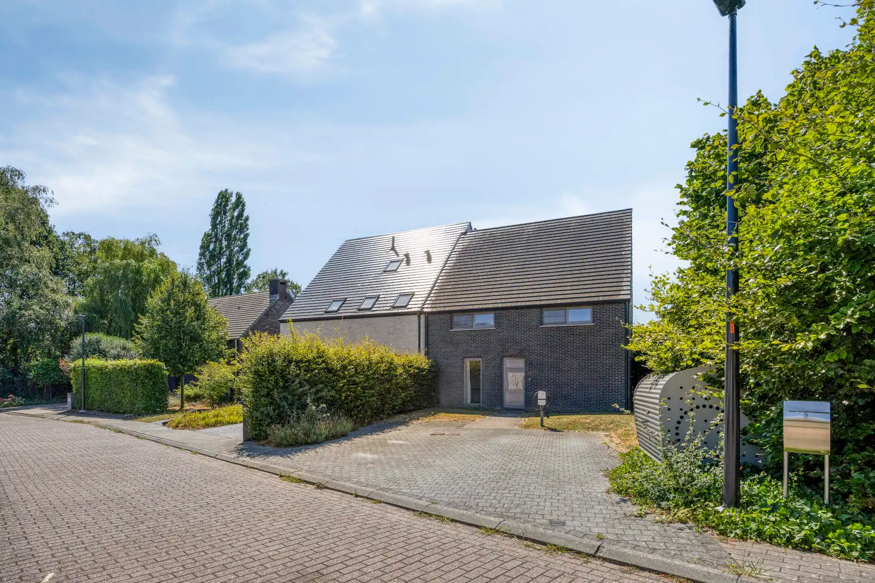 Instapklare HOB met 5 kamers + bureau, en aangename tuin! foto 30