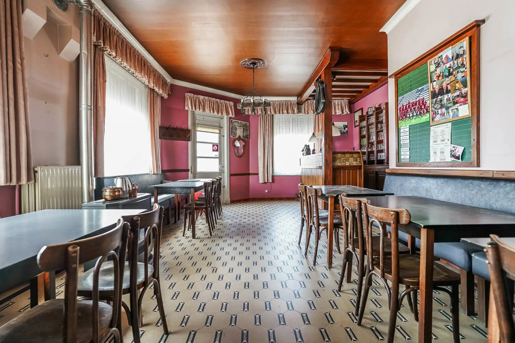 Uitzonderlijk vastgoed met handelspand (café) + woonst te Ramsdonk foto 7