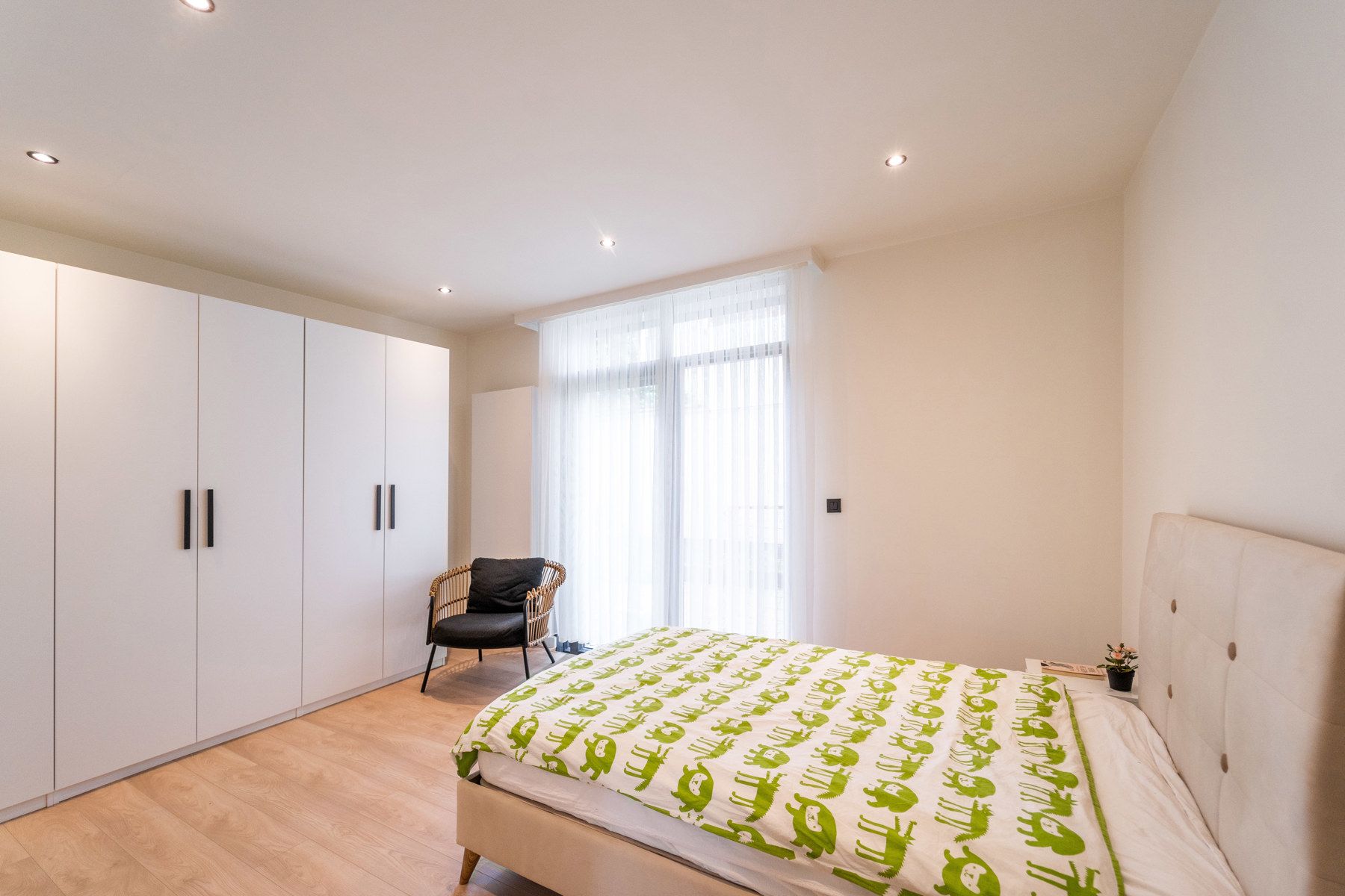 Gerenoveerd ruim gelijkvloers appartement in hartje 't Zuid foto 8