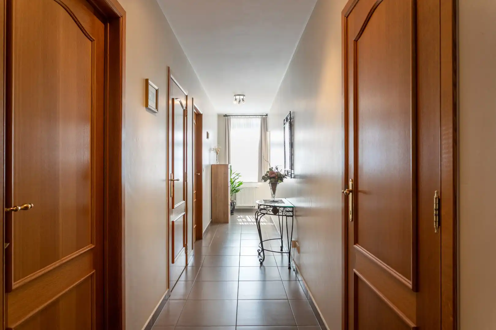 Appartement met 2 slpk, ruim terras en kelder foto 8