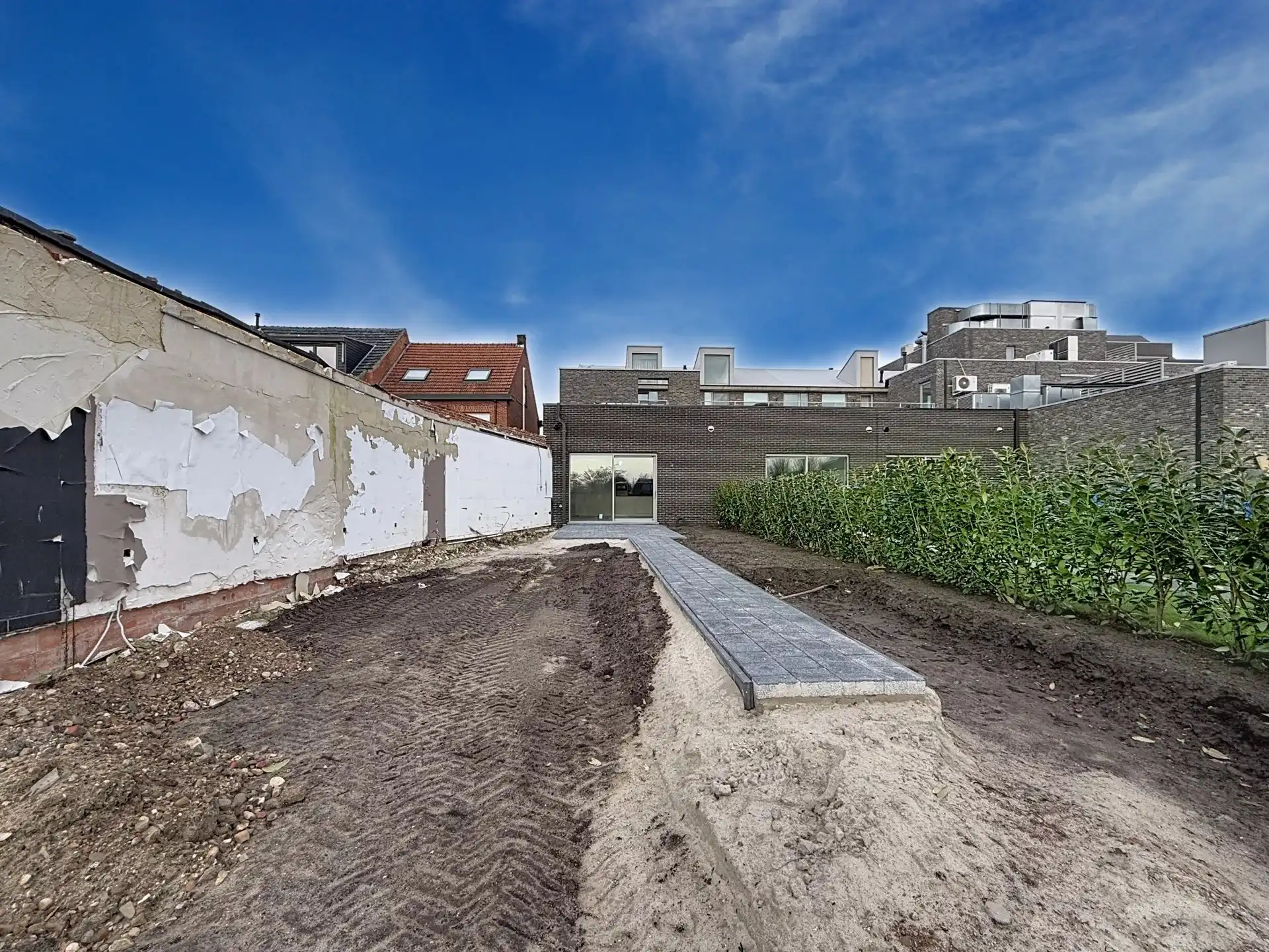 Luxueus en modern afgewerkt gelijkvloers appartement met tuin en 1 slaapkamer. foto 25
