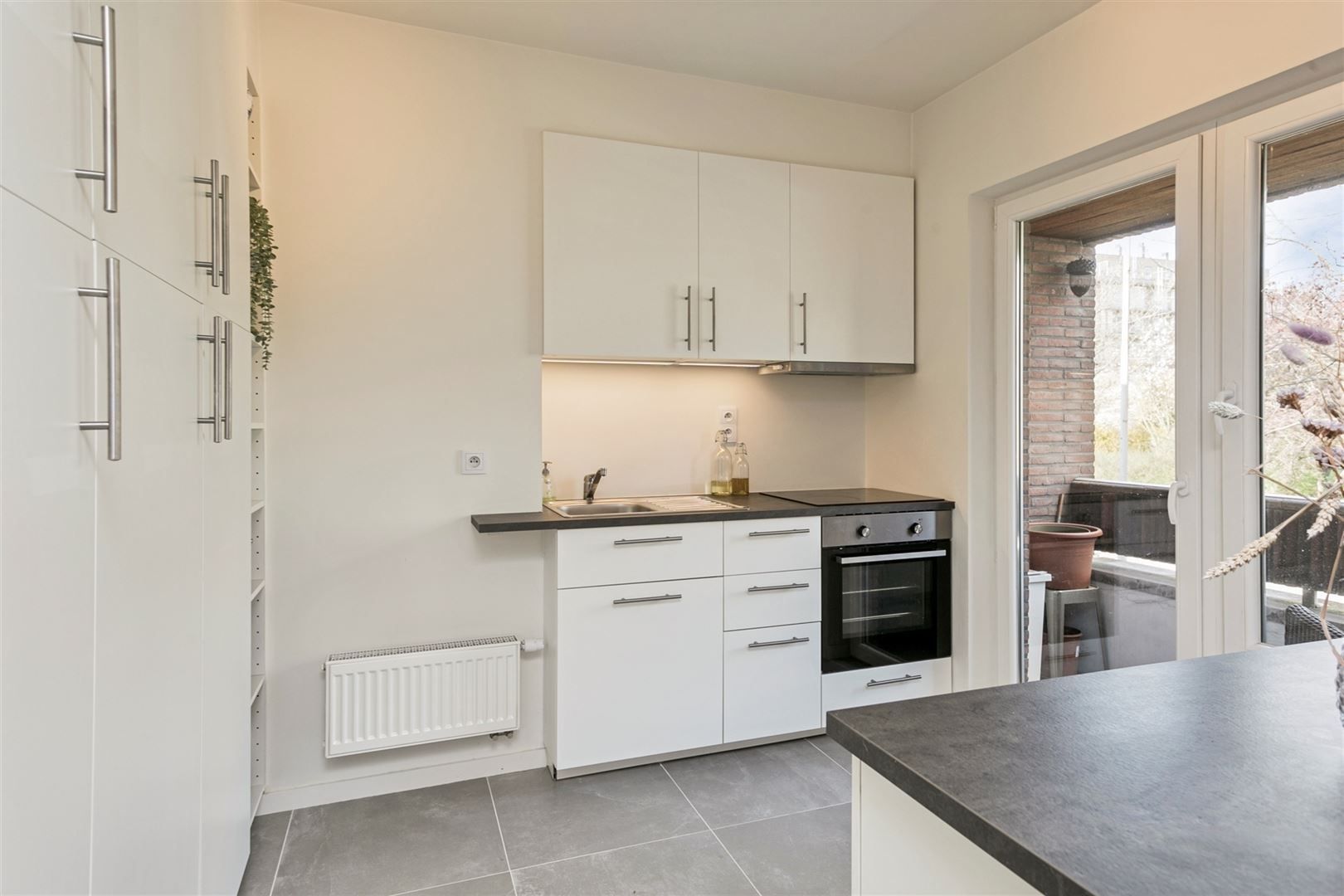 Gerenoveerd appartement te Berchem! foto 6