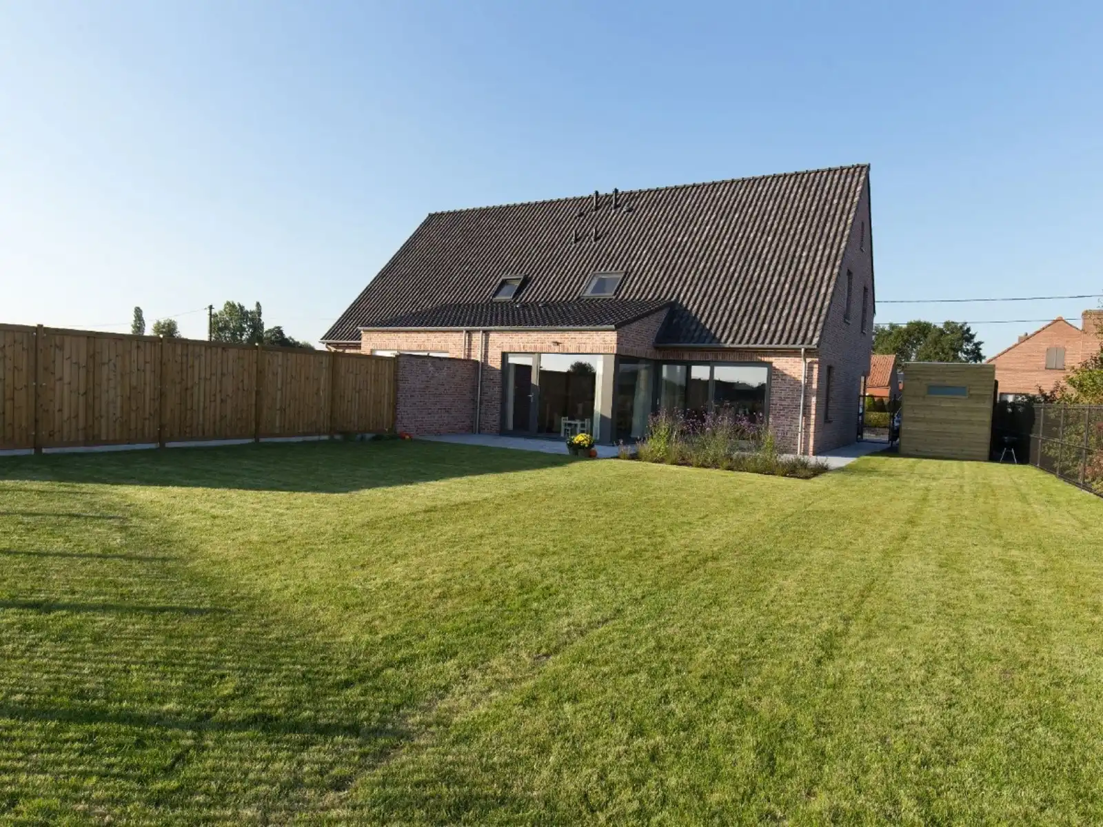 Gezinswoning met landelijk zicht, 3 slaapkamers, garage. foto 3