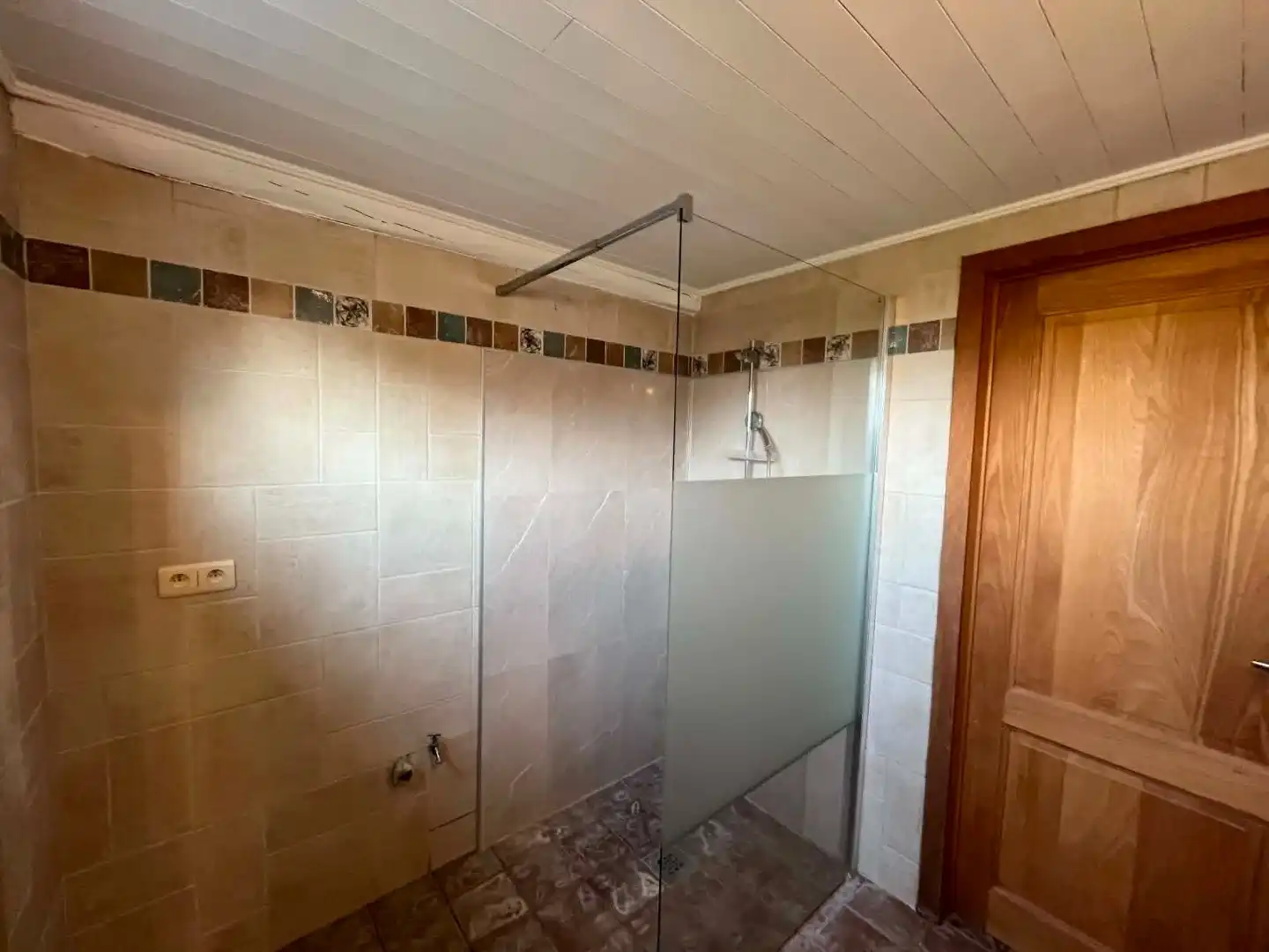 Gezellige vakantiewoning in het groene Ottenburg foto 8