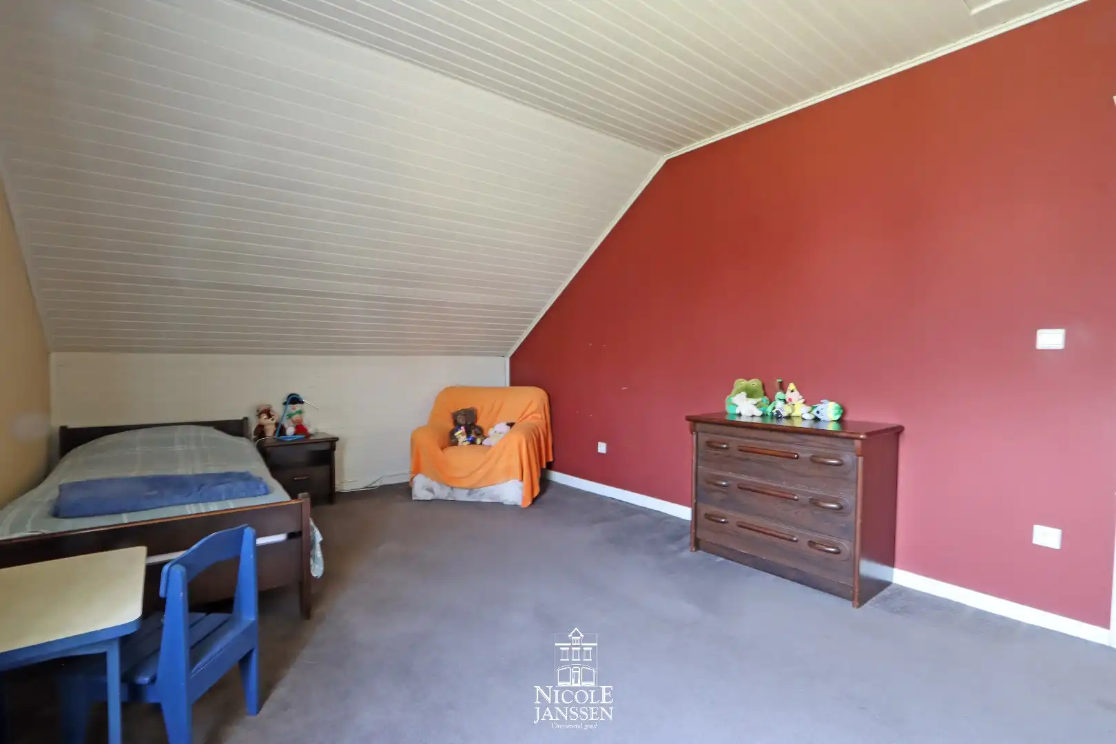 Mooi, verzorgd vrijstaand huis met drie slaapkamers  foto 23