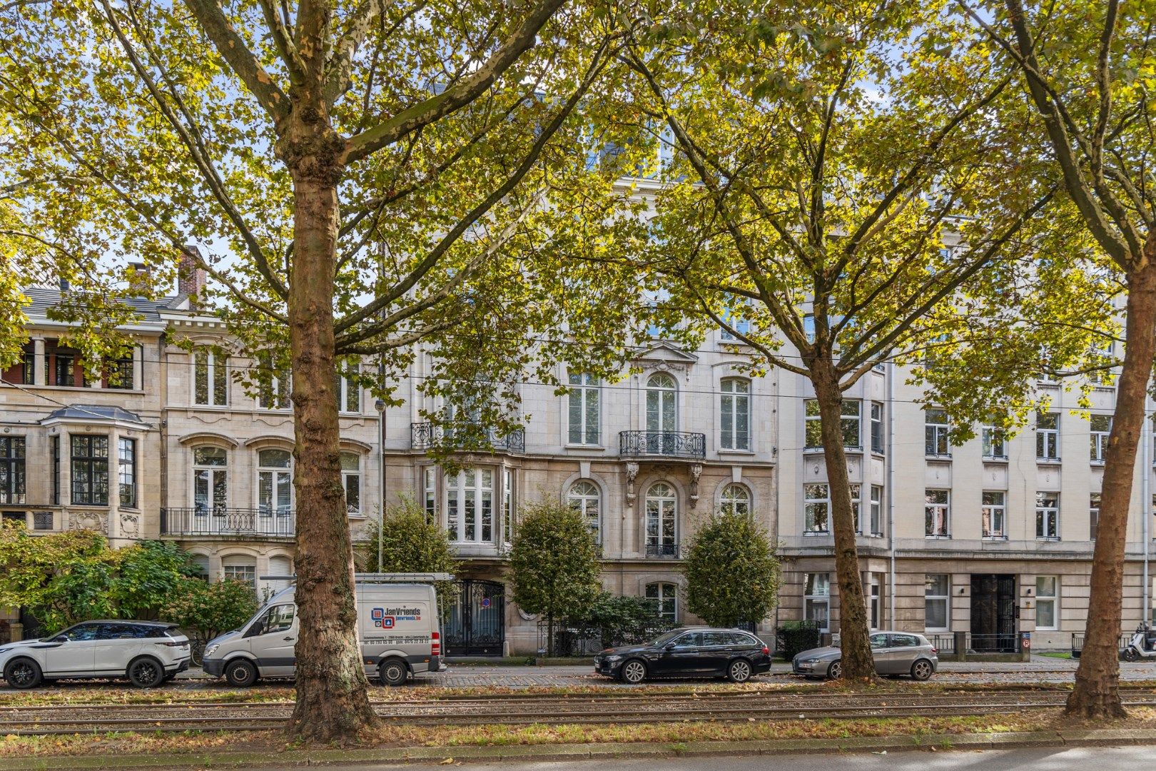 Elegant appartement met uitzonderlijk terras en privatieve parking in de Jan Van Rijswijcklaan  foto 1