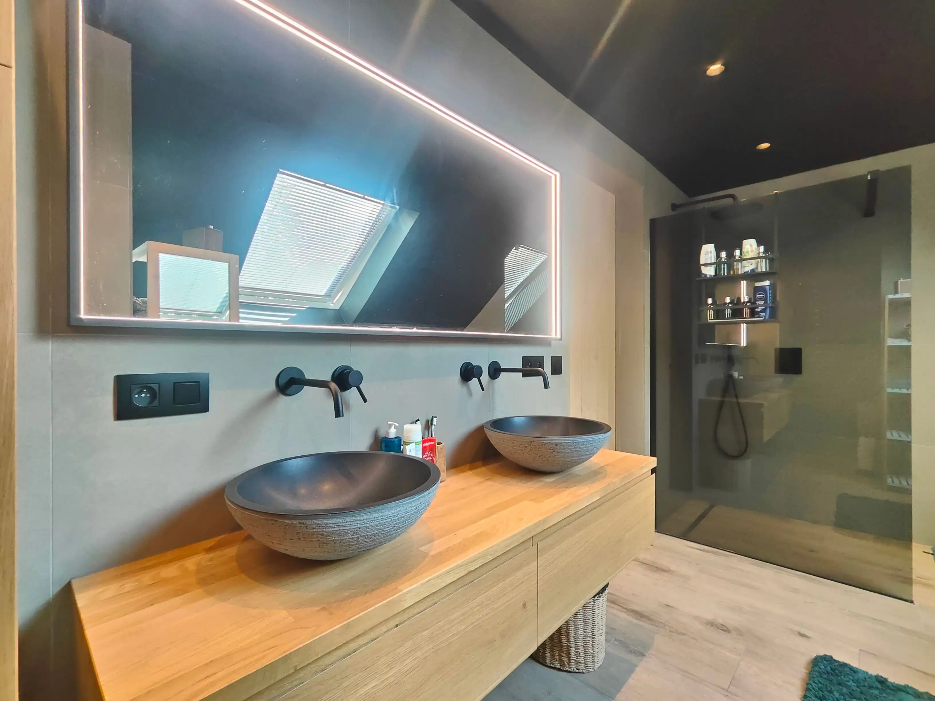 Volledig gerenoveerde VILLA op de grens met Knokke  (NL) ! Deze moet je in het echt komen zien! foto 10