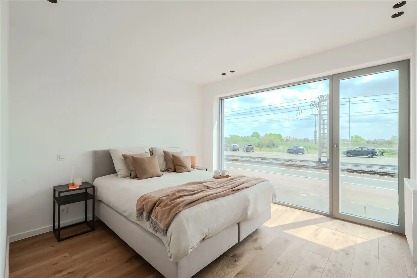 Modern ingericht één slaapkamer appartement foto 19