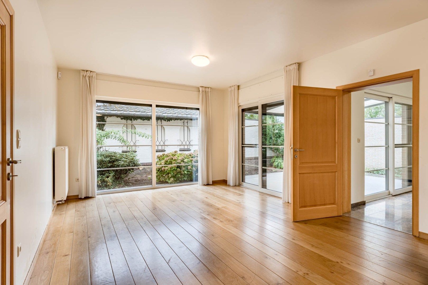 Stijlvolle, hoogwaardig afgewerkt en zeer ruime gezinswoning op een perceel van 8a65ca! foto 5