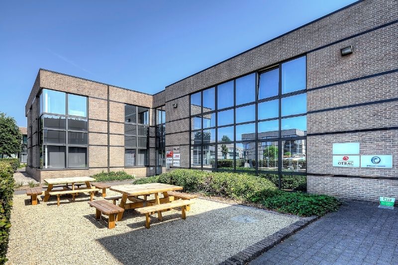 Kantoren en magazijn te huur foto {{pictureIndex}}