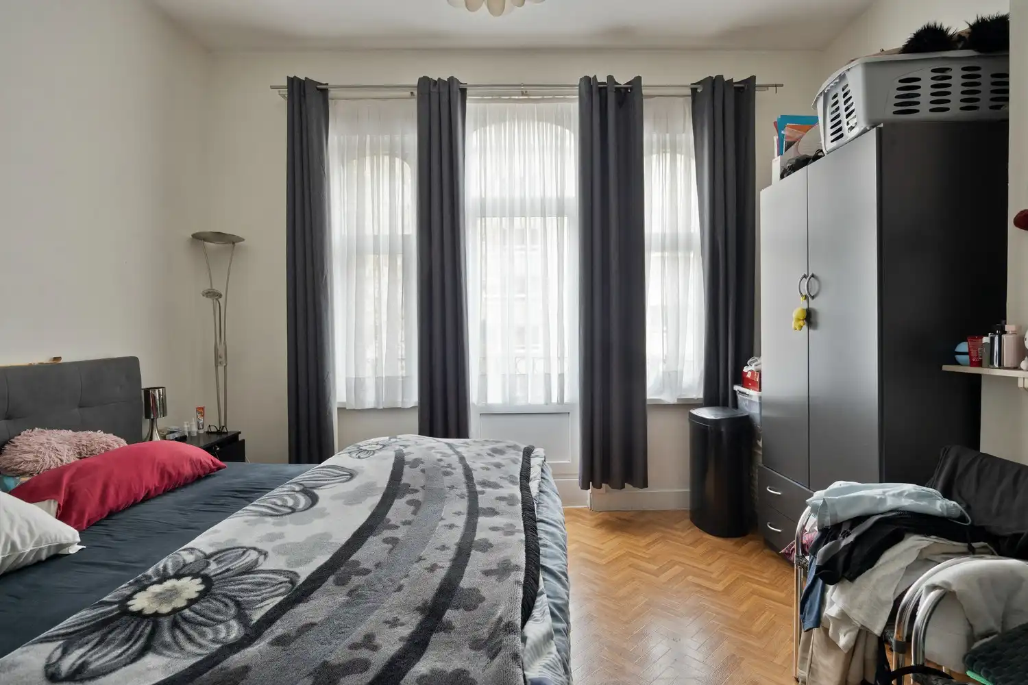 Appartementsgebouw met 1 commerciële ruimte, 2 twee slaapkamer appartementen en 1 studio op wandelafstand van Sint-Pietersstation foto 18