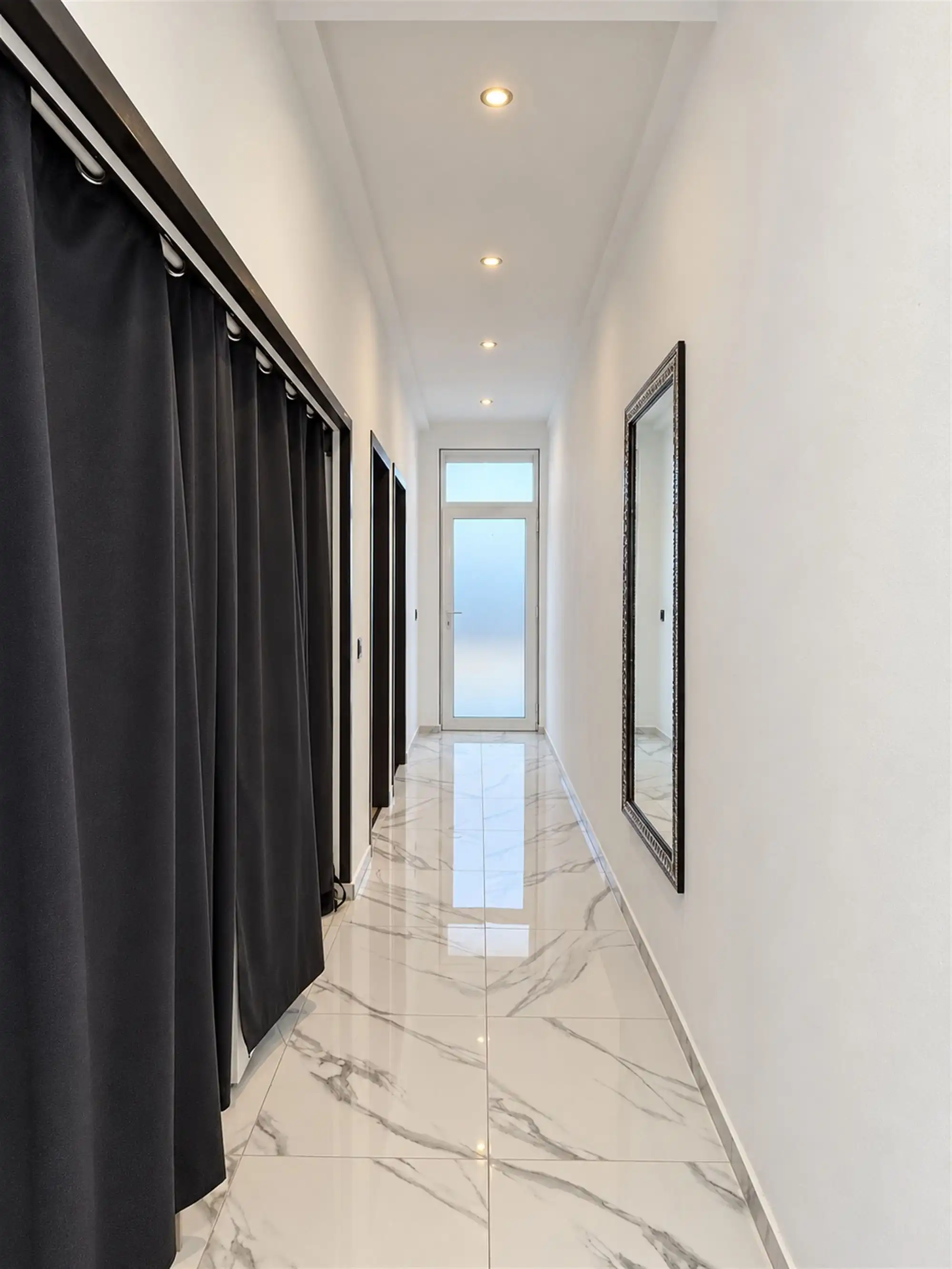 Stijlvol gemeubeld appartement met groot terras aan de Noorderlaan  foto 13