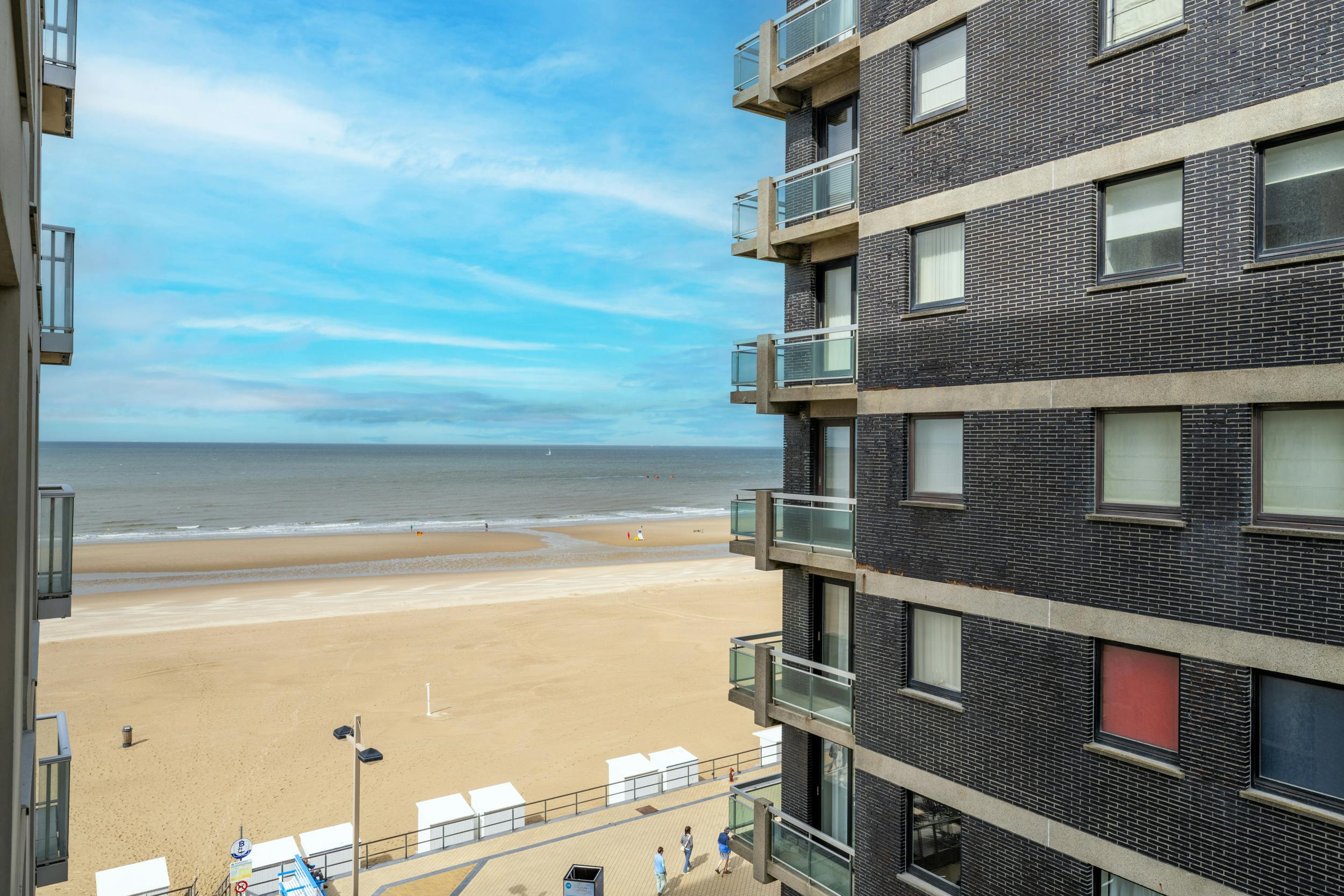 Prachtig hoekappartement met 1 slaapkamer en zijdelings zeezicht te koop te Middelkerke! foto 16