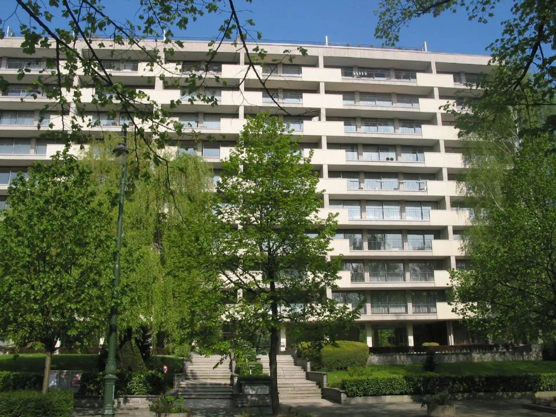 Mooi appartement met 3 slaapkamers + terras + parking foto 14