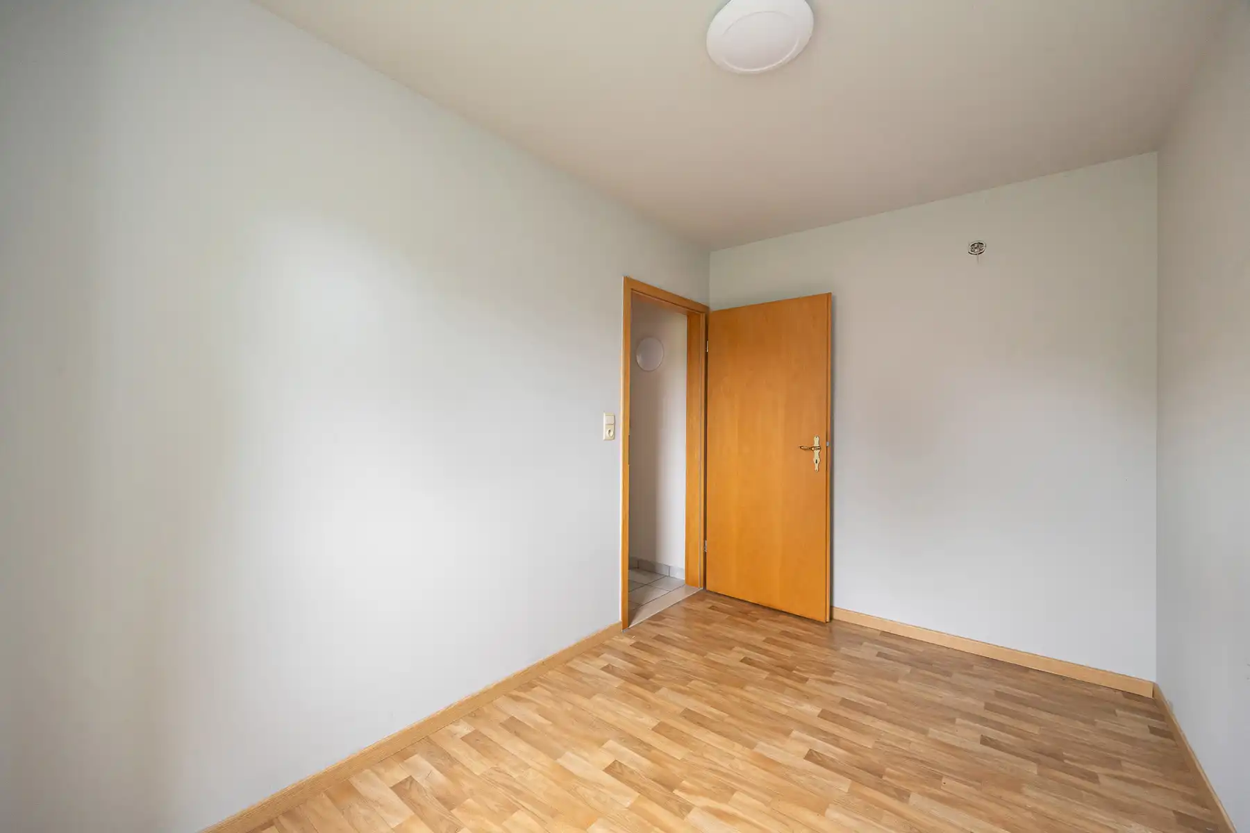 WAAUW! open bebouwing met tuin, zonnepanelen en veel privacy foto 16