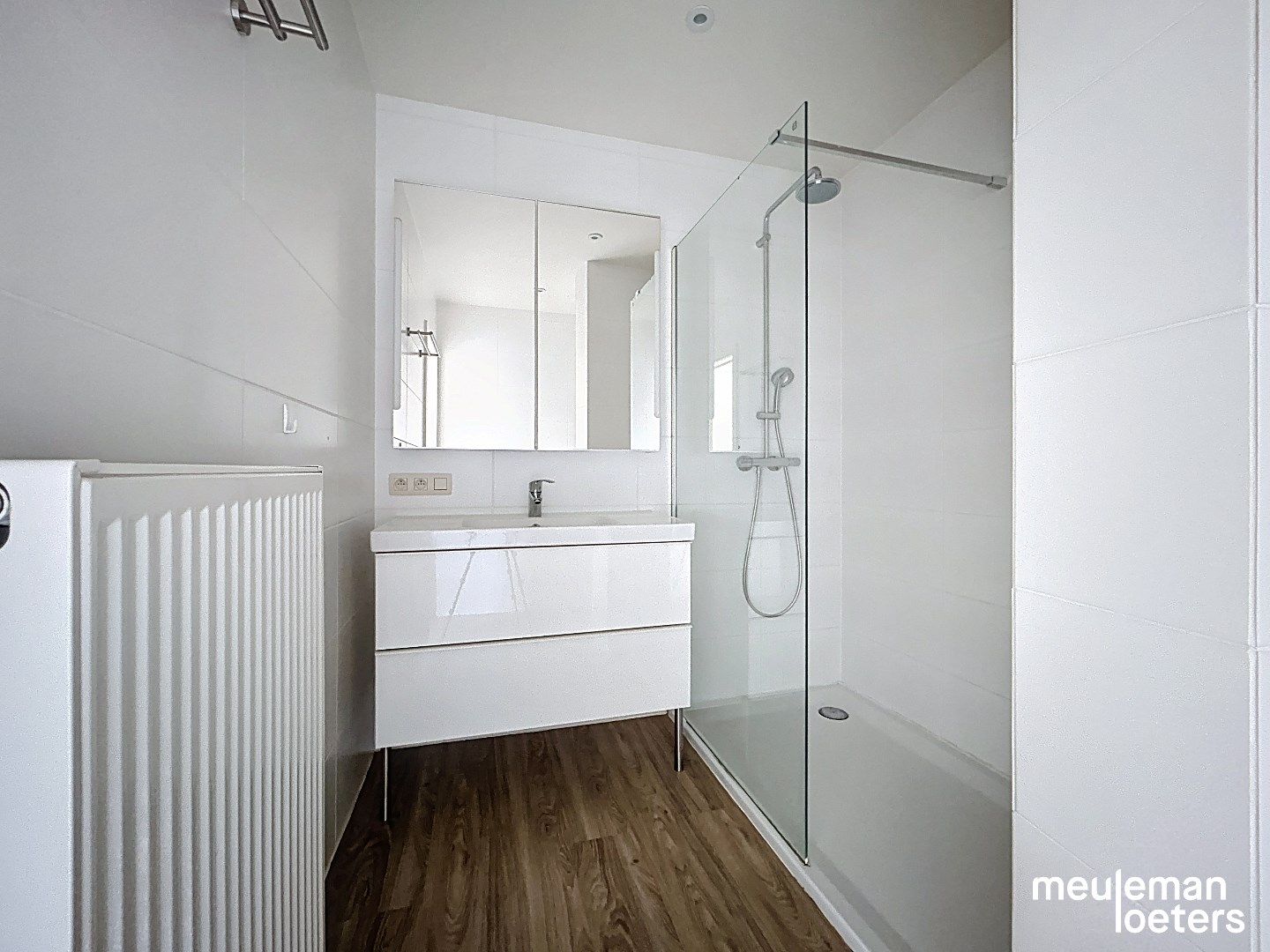 Lichtrijk appartement met drie slaapkamers foto 10