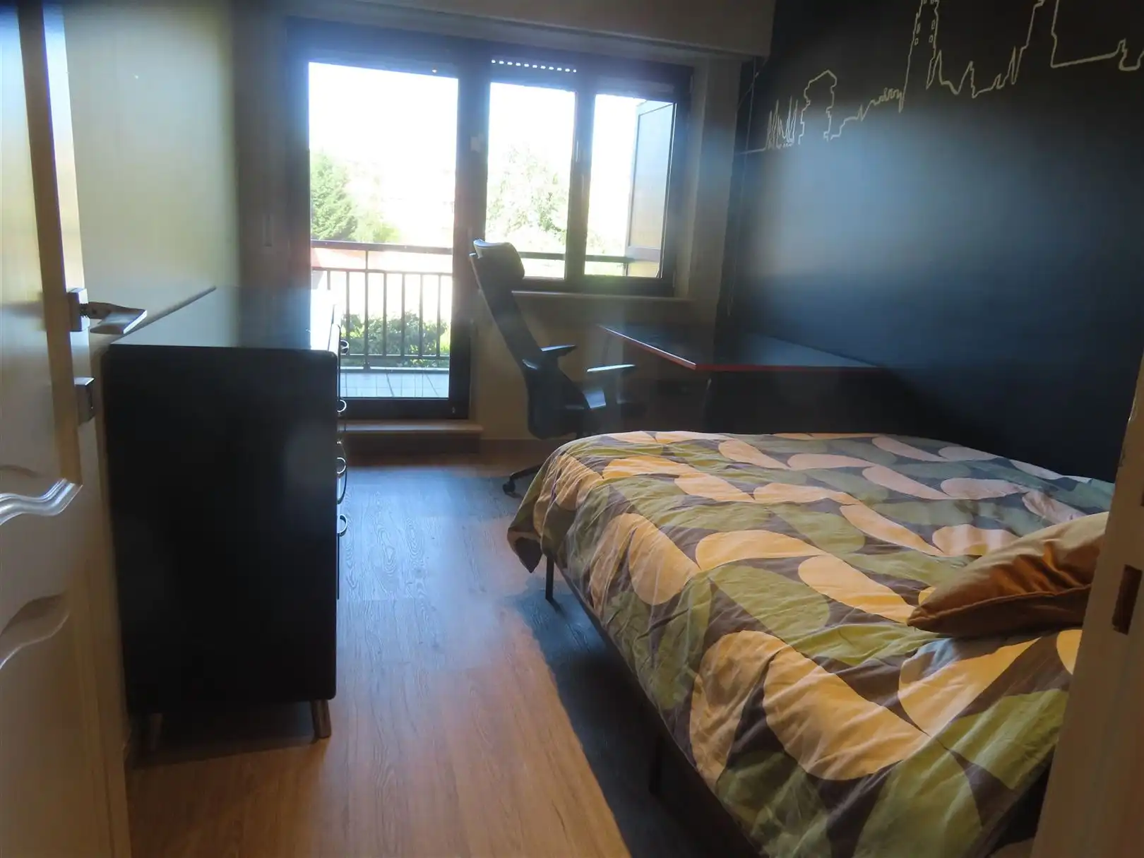 Luxueus gemeubeld 3-slaapkamerappartement met garage foto 18