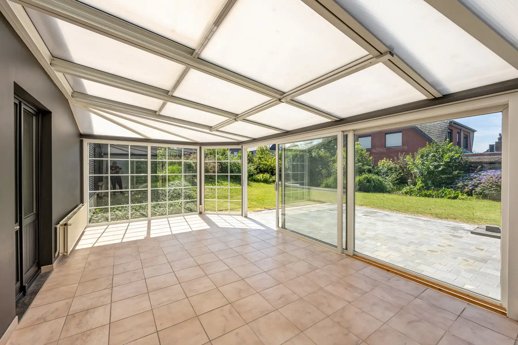 Gerenoveerde laagbouwwoning met grote opslagruimte op ca 1.374m² (opsplitsing tot 2 bouwgronden mogelijk). foto 10