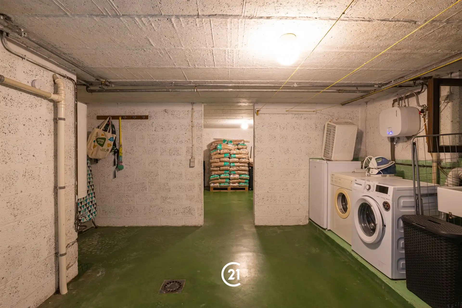 Instapklare woning met garage en prachtig groen uitzicht foto 19