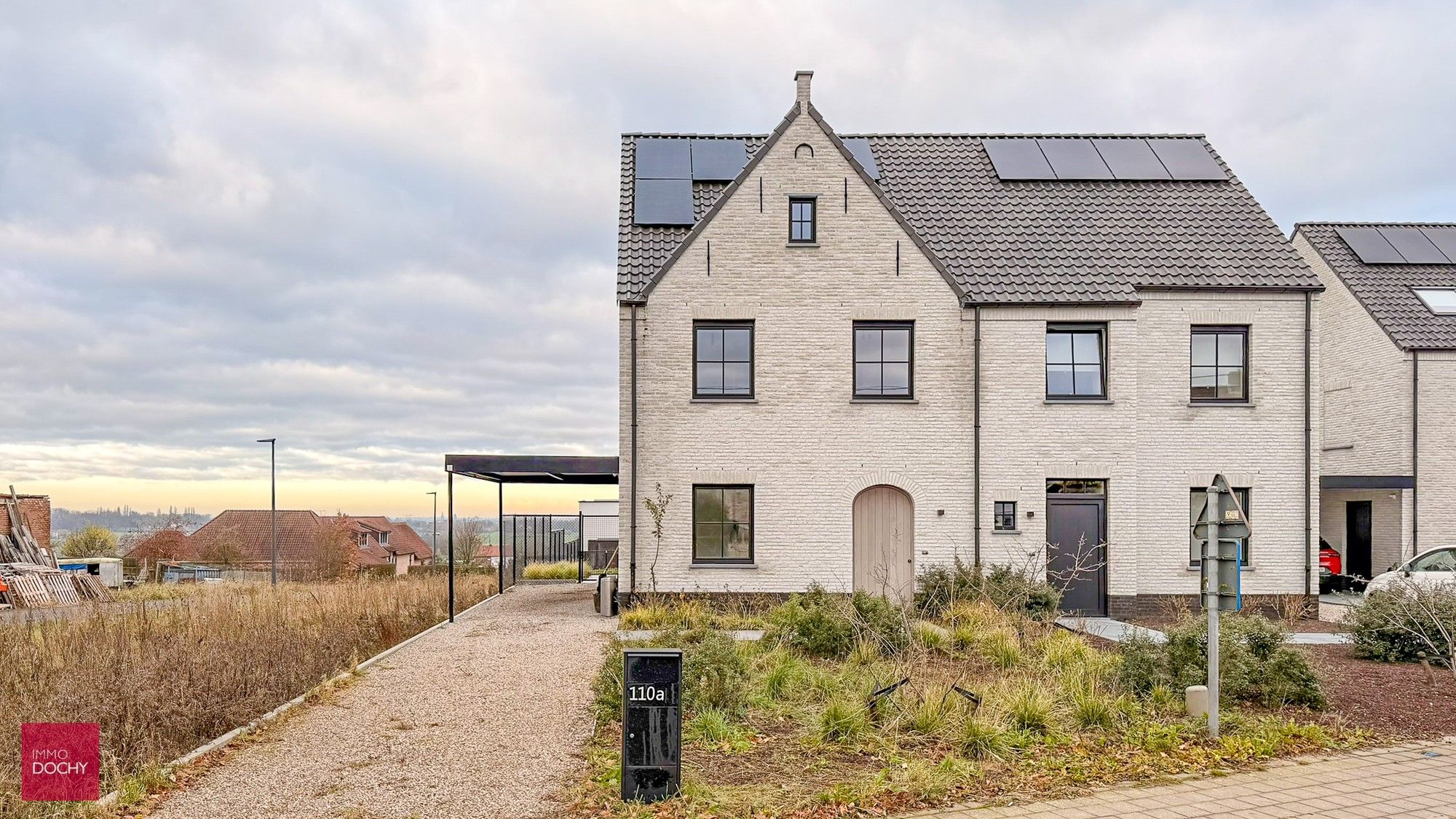 Energiezuinige nieuwbouwwoning op de grens Bellegem/Zwevegem foto {{pictureIndex}}