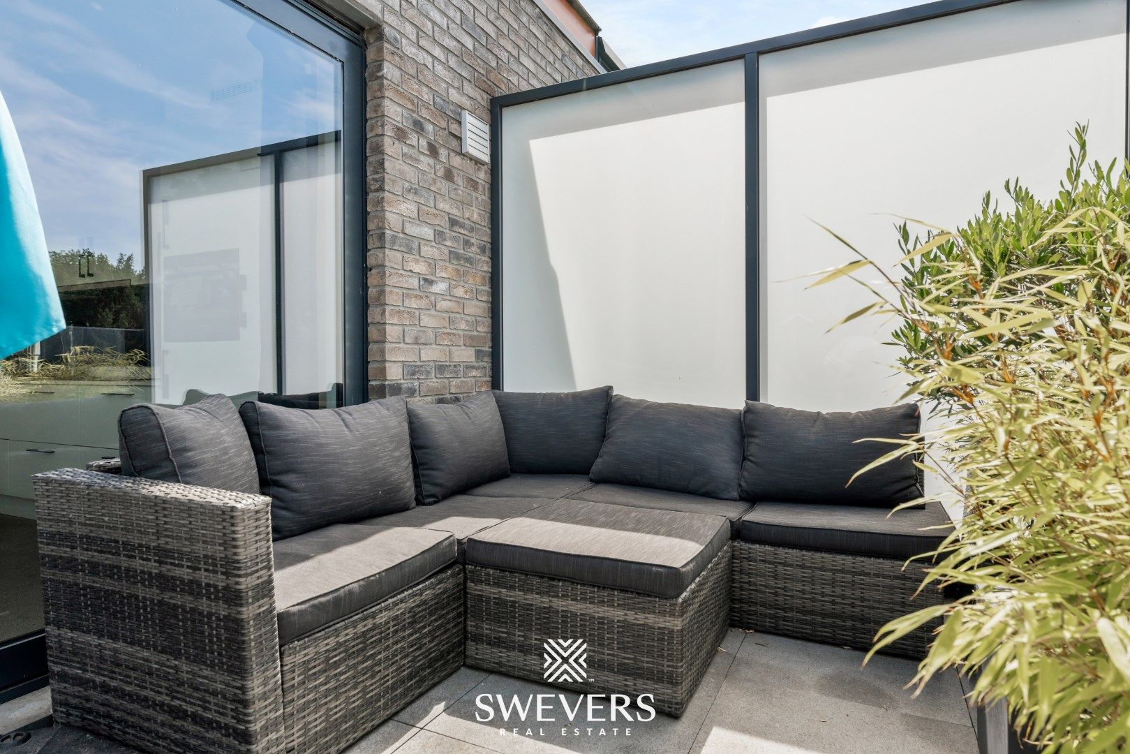 Instapklaar appartement met groot terras in hartje Tongeren foto 18
