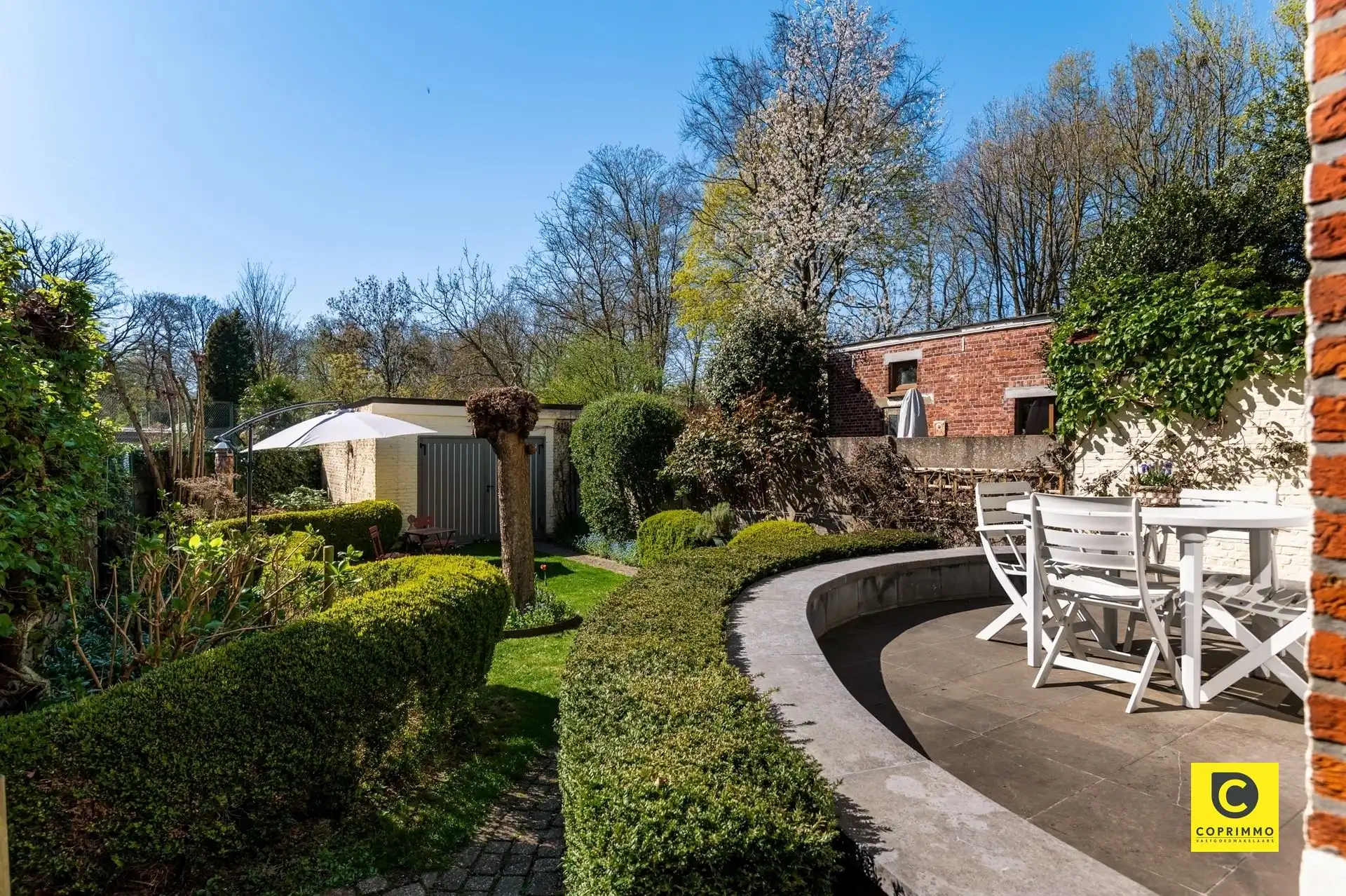 Karaktervolle woning te koop in hartje Edegem foto 28