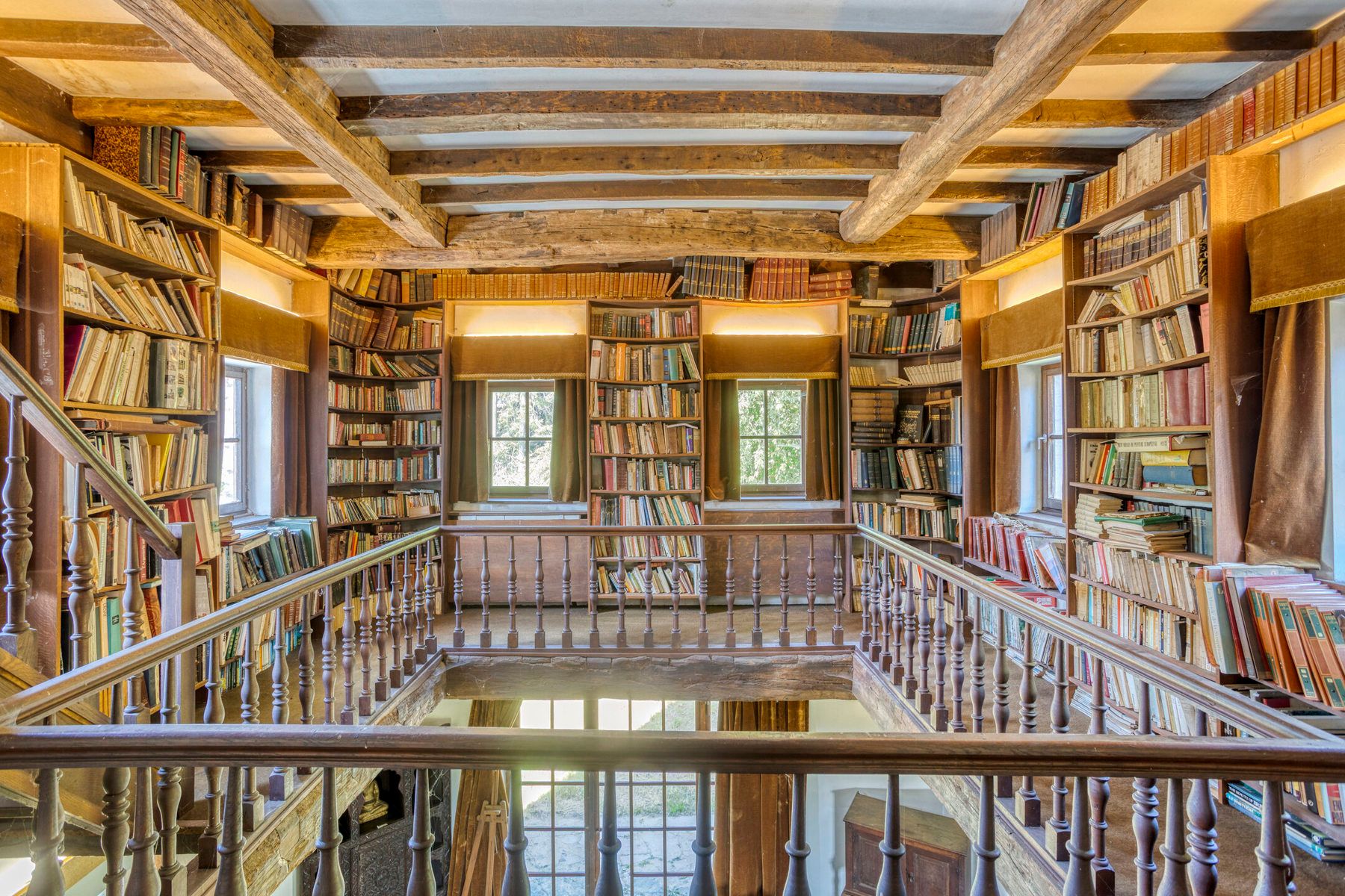 Unieke villa met binnenzwembad op 1,9Ha. foto 5