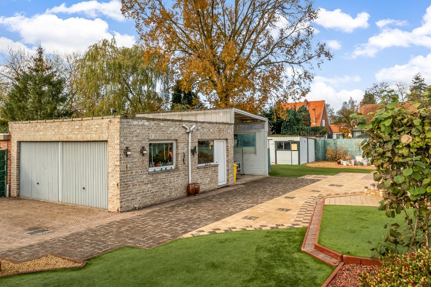 Vrijstaande woning met 4 à 5 slpk., dubbele garage en tuin foto 35