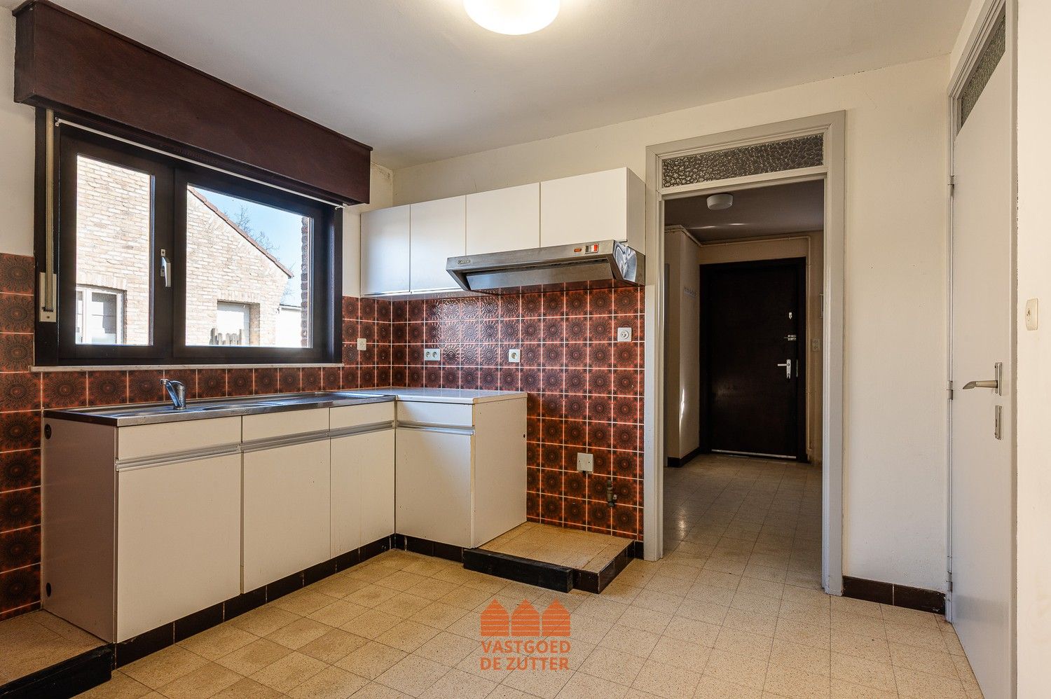 Te renoveren halfopen woning met prachtig vergezicht op unieke locatie foto 13