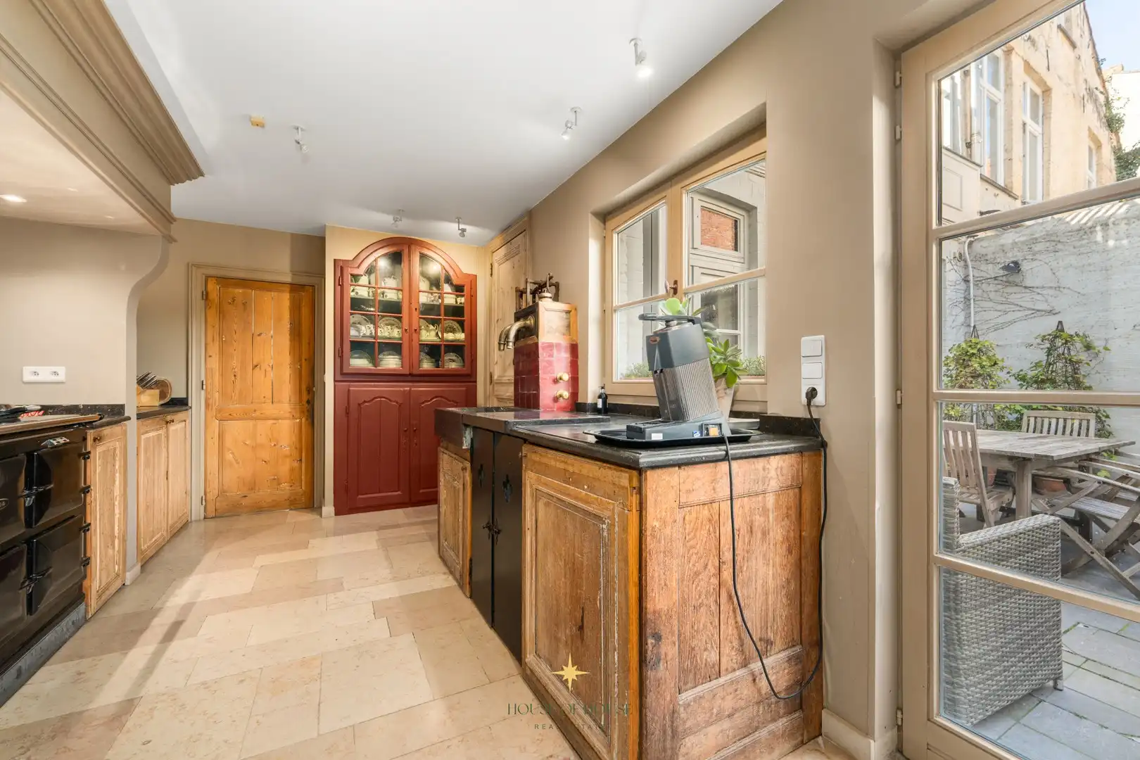 Exclusieve Guesthouse-B&B in historisch Brugge – “Maison le Dragon” / “Hier in De Draecke” foto 9