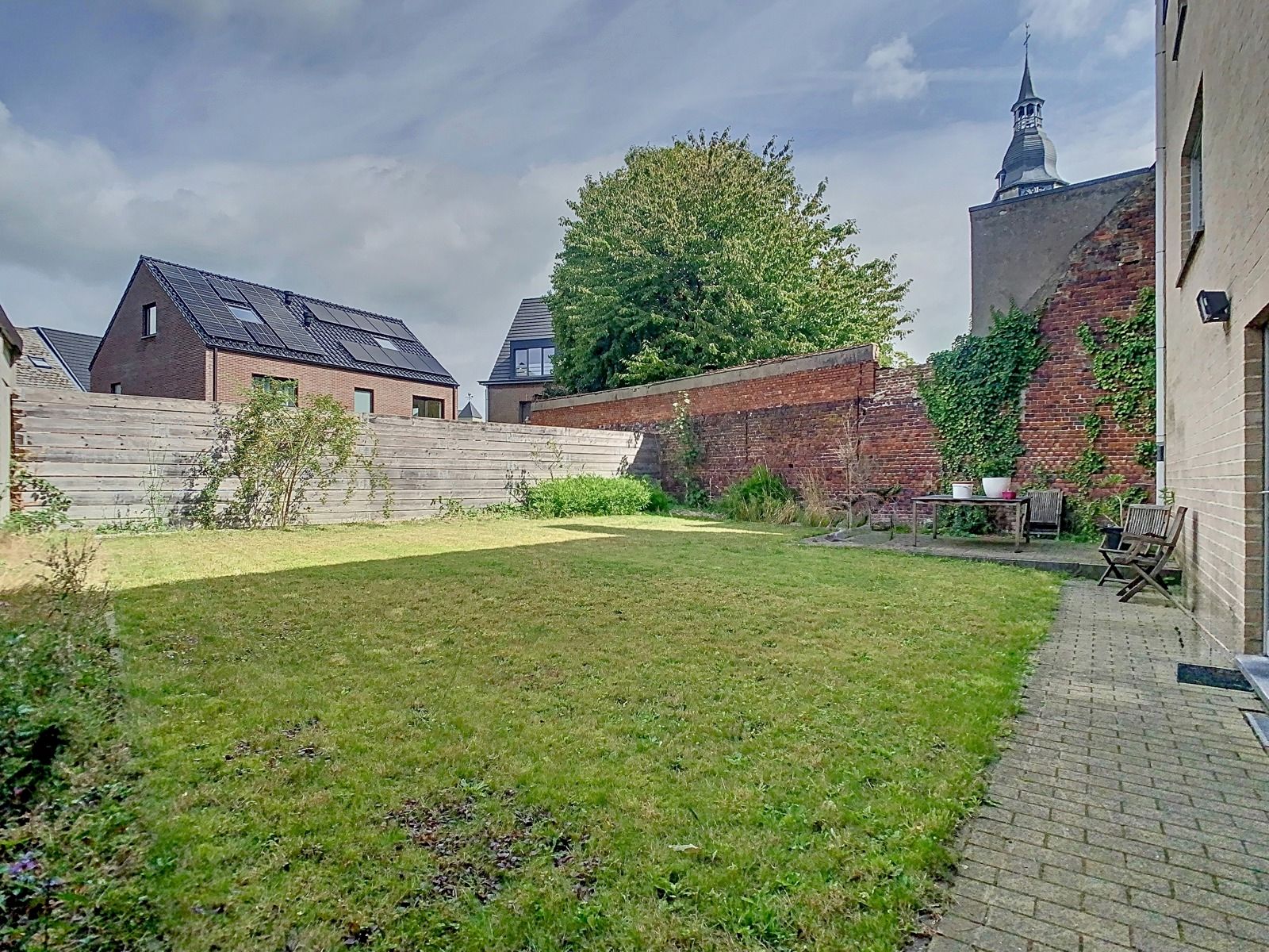 Lichtrijke, Ruime Woning met 3 SLPK, dubbele garage én tuin! foto 19