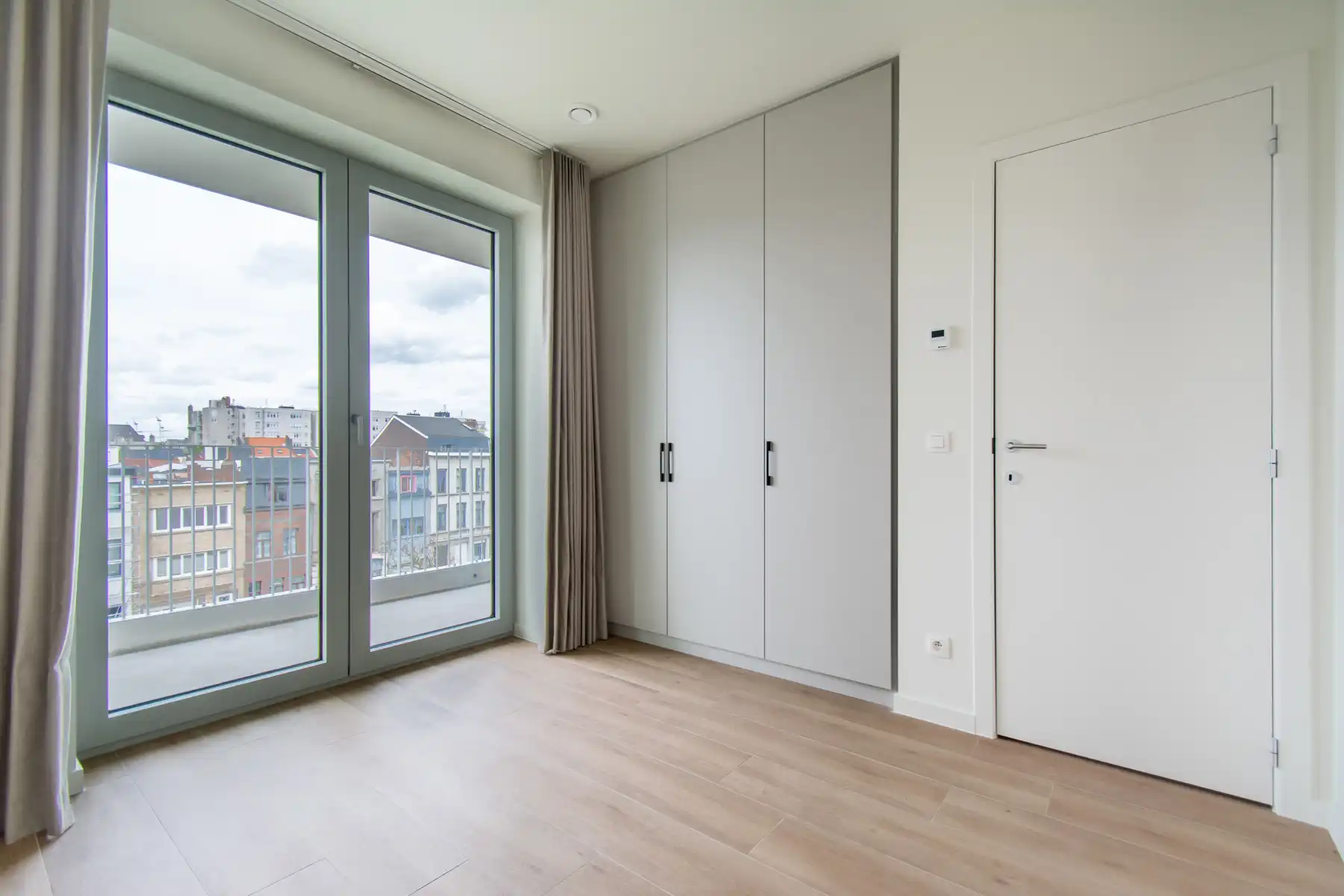 Lichtrijk nieuwbouw duplex met 2 kamers en 2 terrassen foto 10